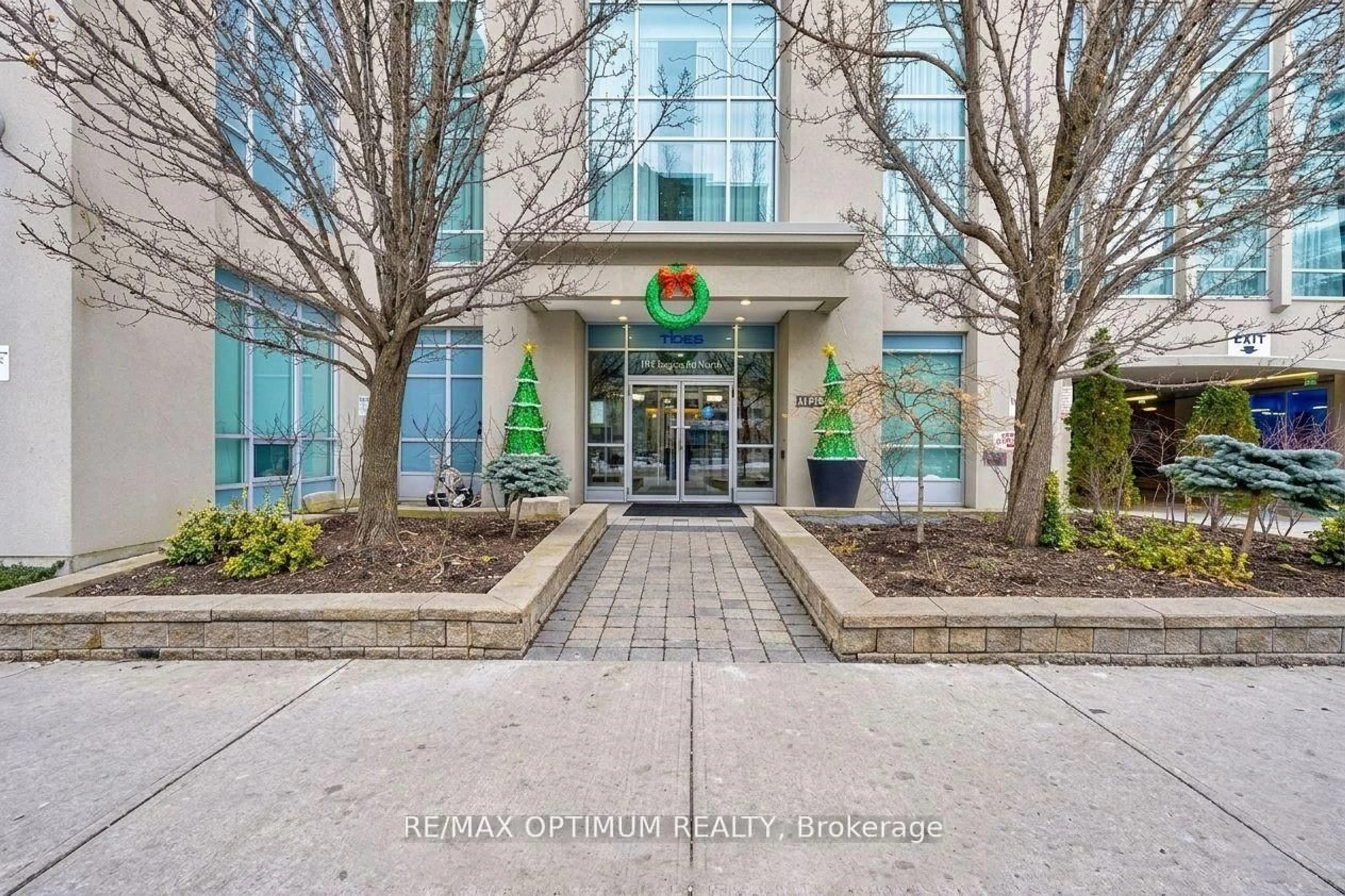 Indoor foyer for 185 Legion Rd #416, Toronto Ontario M8Y 0A1