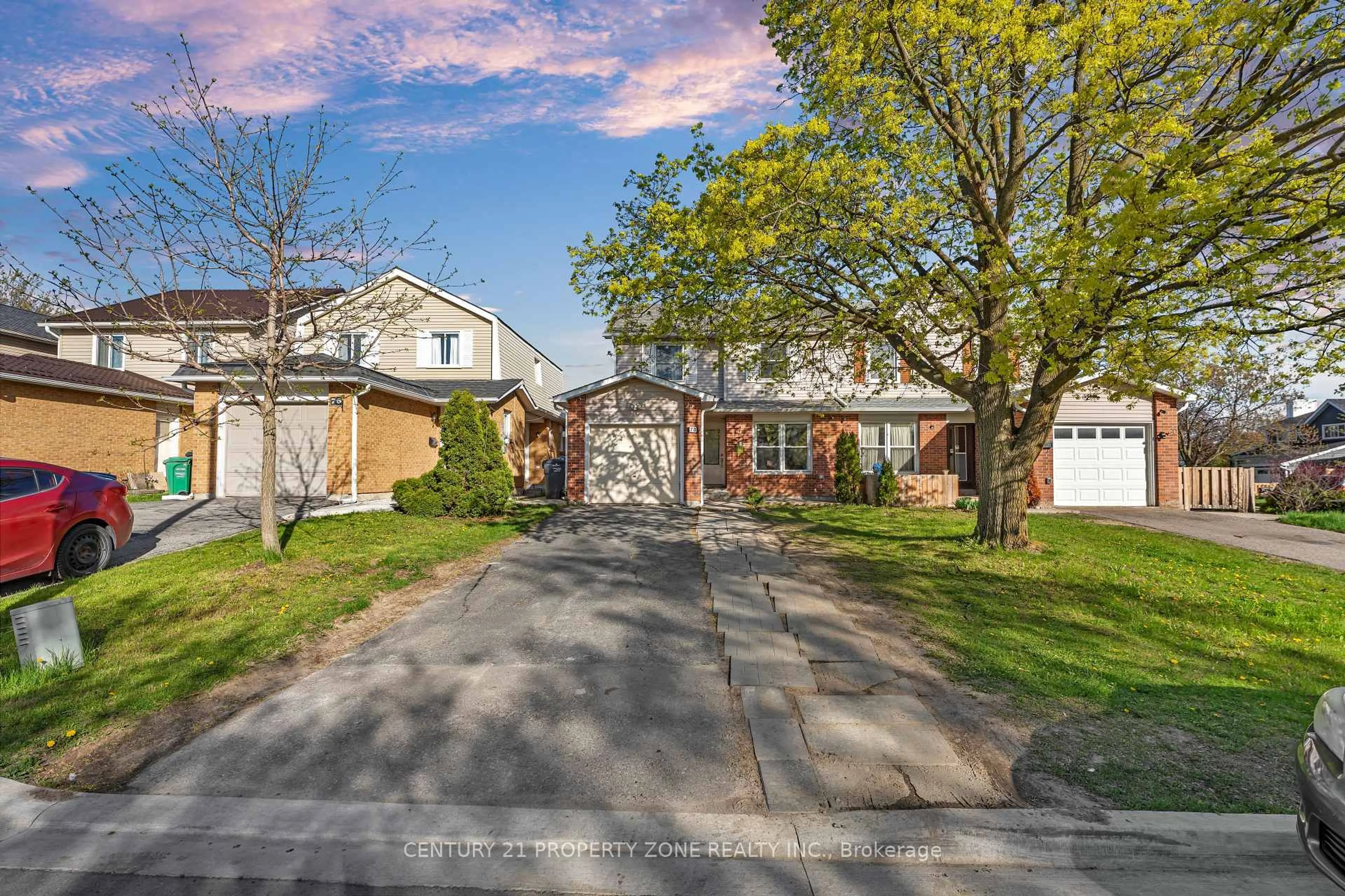 A pic from outside/outdoor area/front of a property/back of a property/a pic from drone, street for 78 Traverston Crt, Brampton Ontario L6Z 1C9