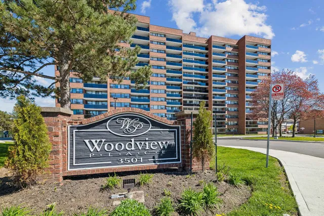 3501 Glen Erin Dr #311, Mississauga