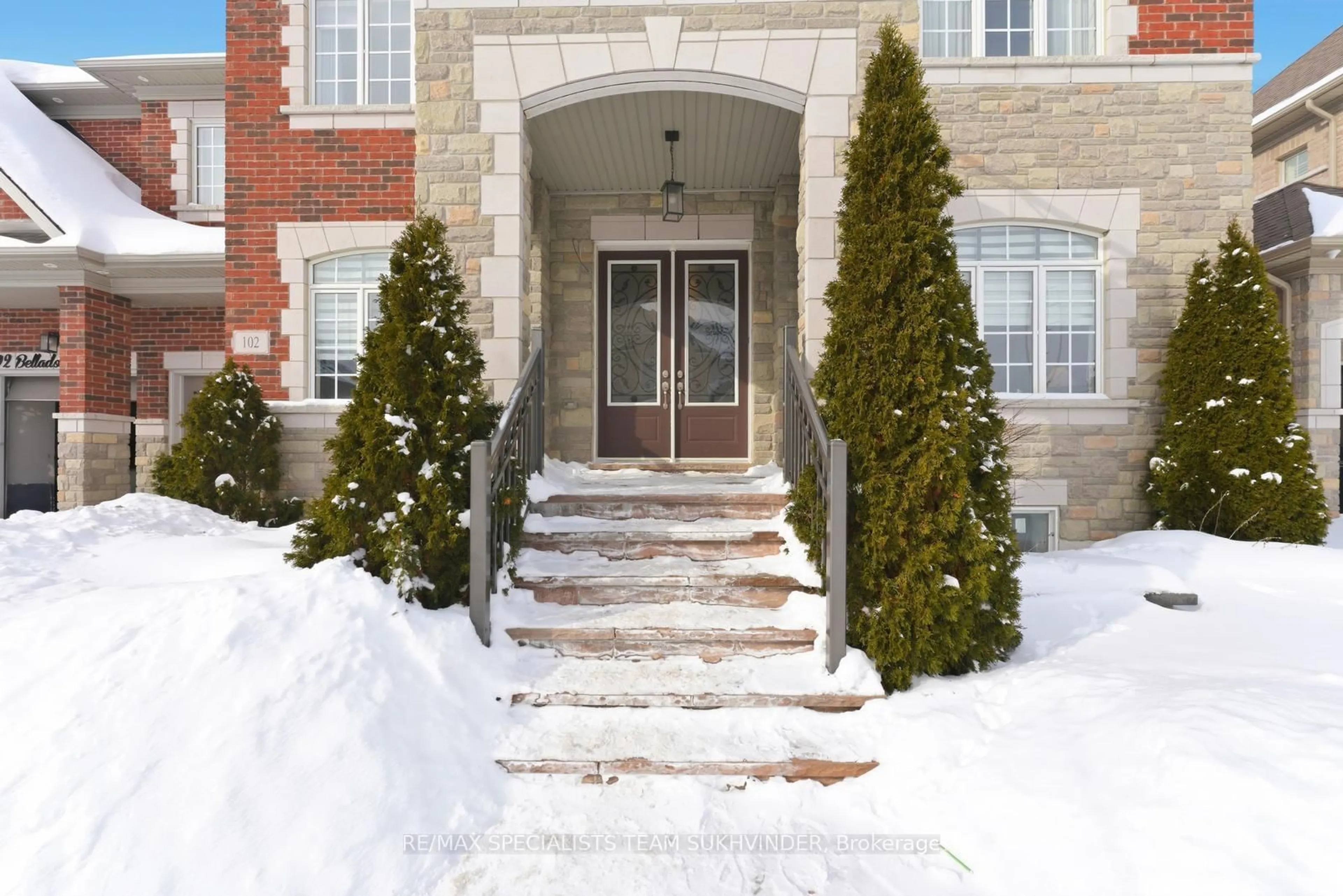 Unknown for 102 Belladonna Circ, Brampton Ontario L6P 4B6