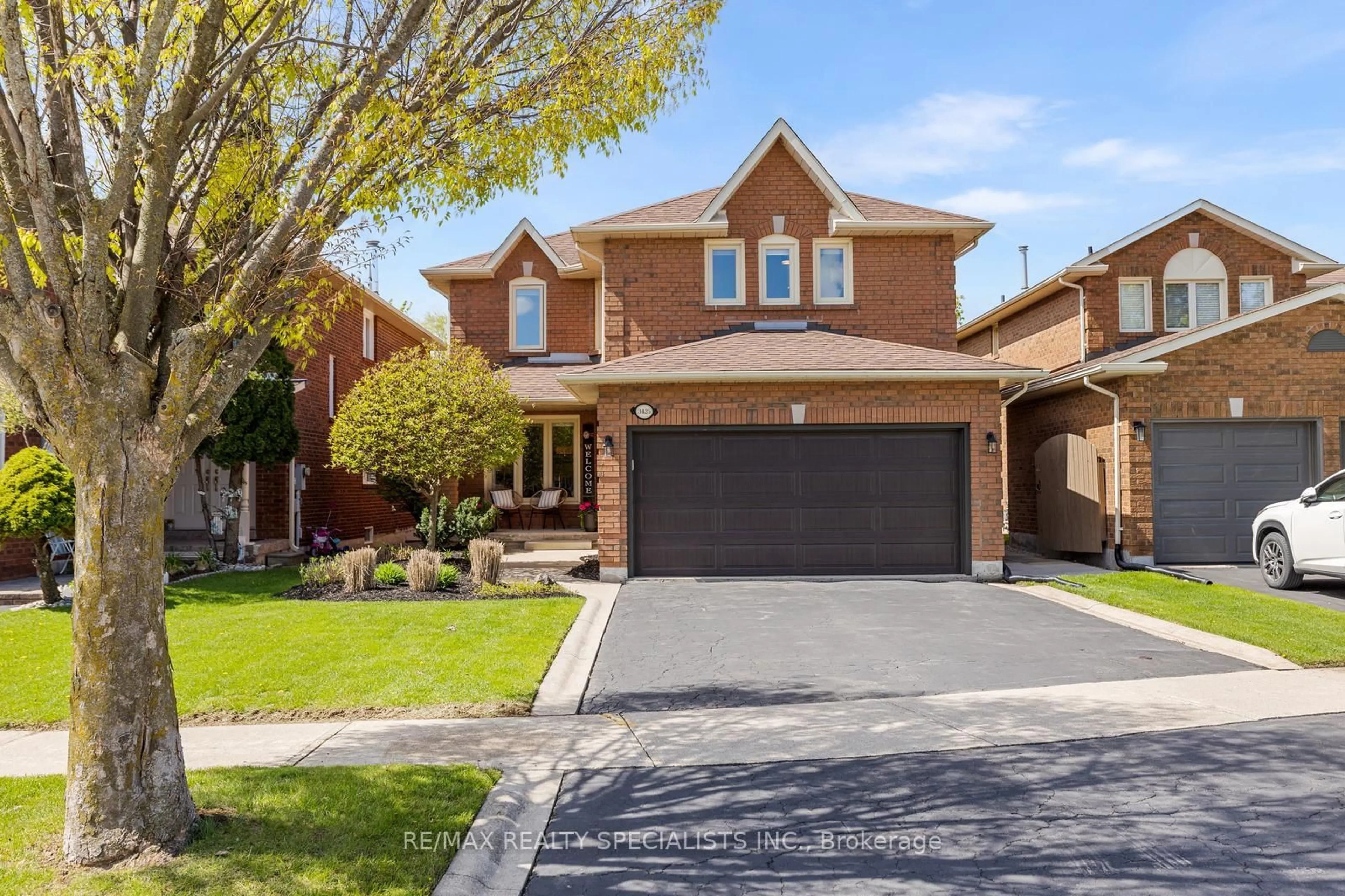 Home with brick exterior material, street for 3425 Nutcracker Dr, Mississauga Ontario L5N 6E6
