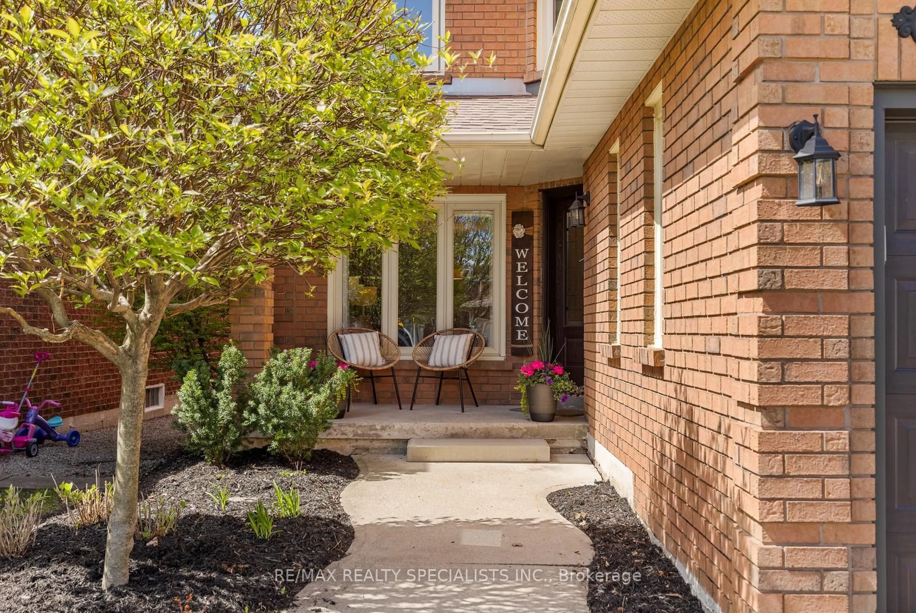 Home with brick exterior material, street for 3425 Nutcracker Dr, Mississauga Ontario L5N 6E6