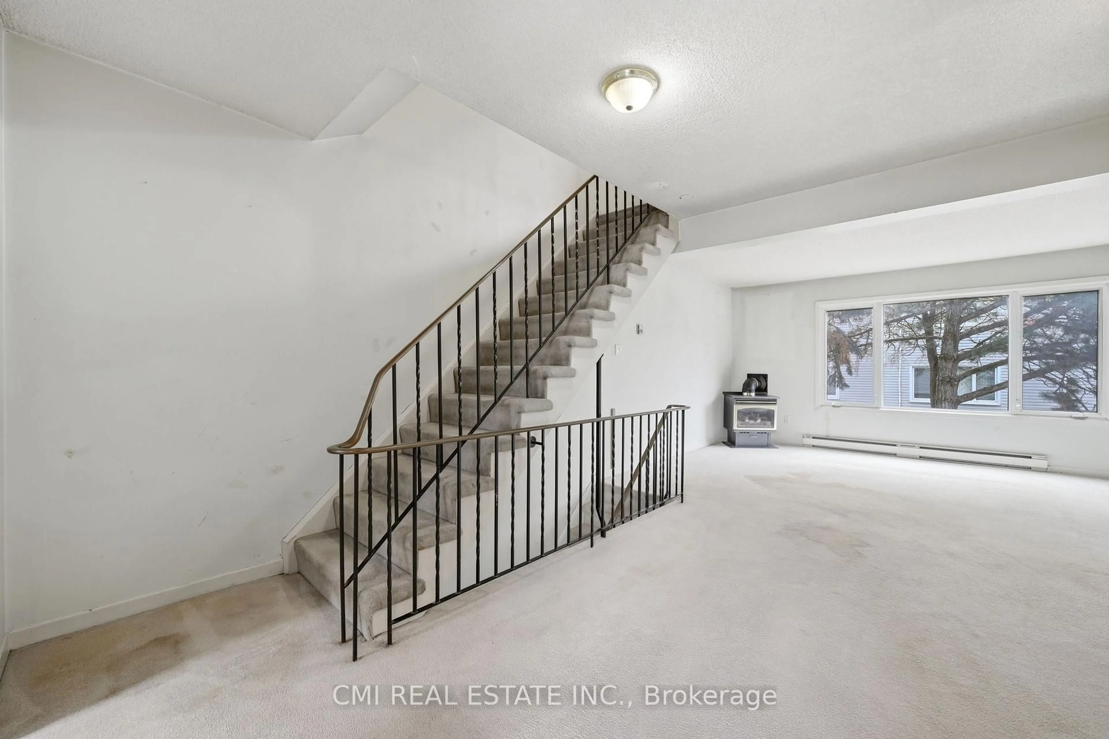 Stairs for 2440 Bromsgrove Rd #71, Mississauga Ontario L5J 4J7