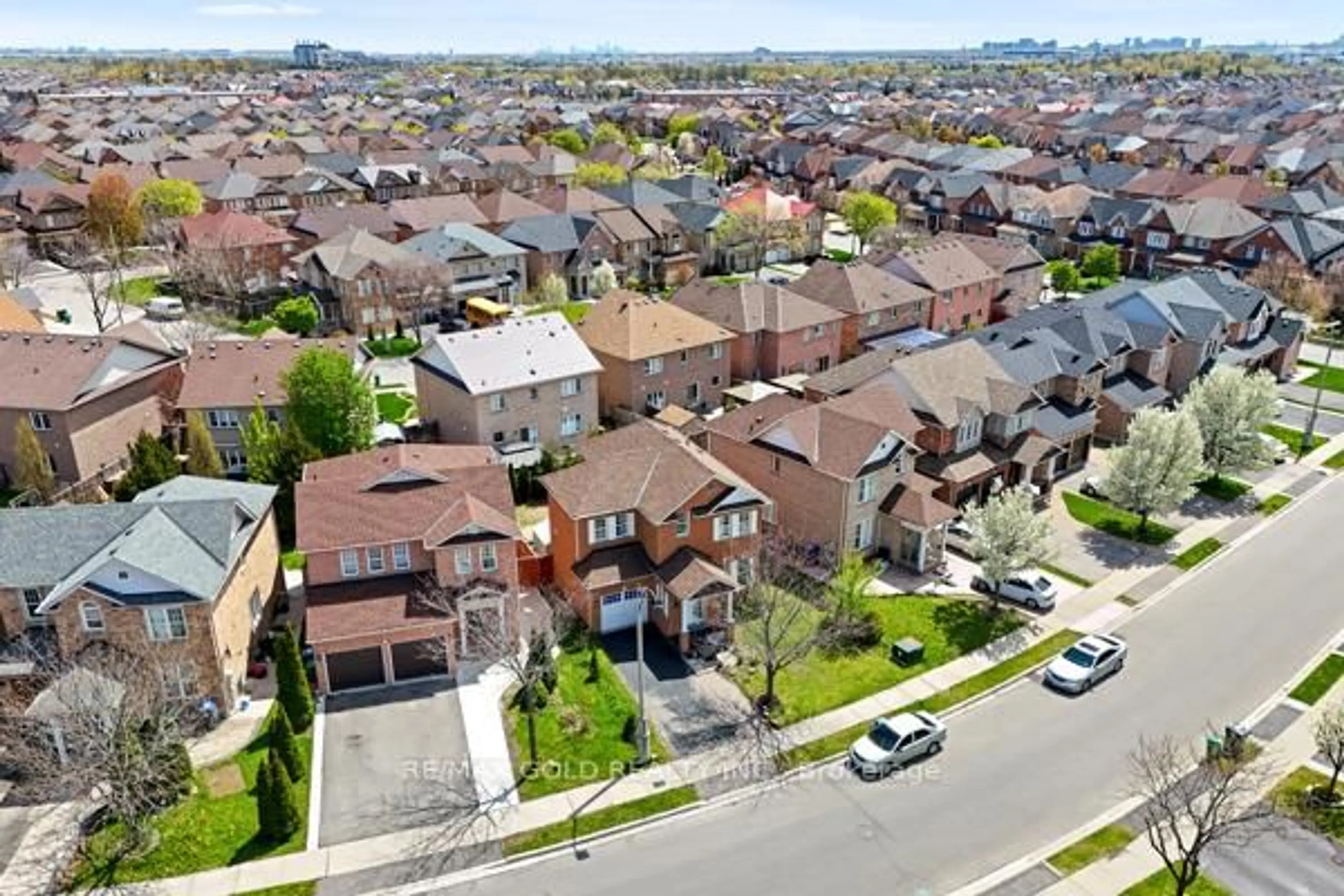 A pic from outside/outdoor area/front of a property/back of a property/a pic from drone, street for 17 Calderstone Rd, Brampton Ontario L6P 2A4