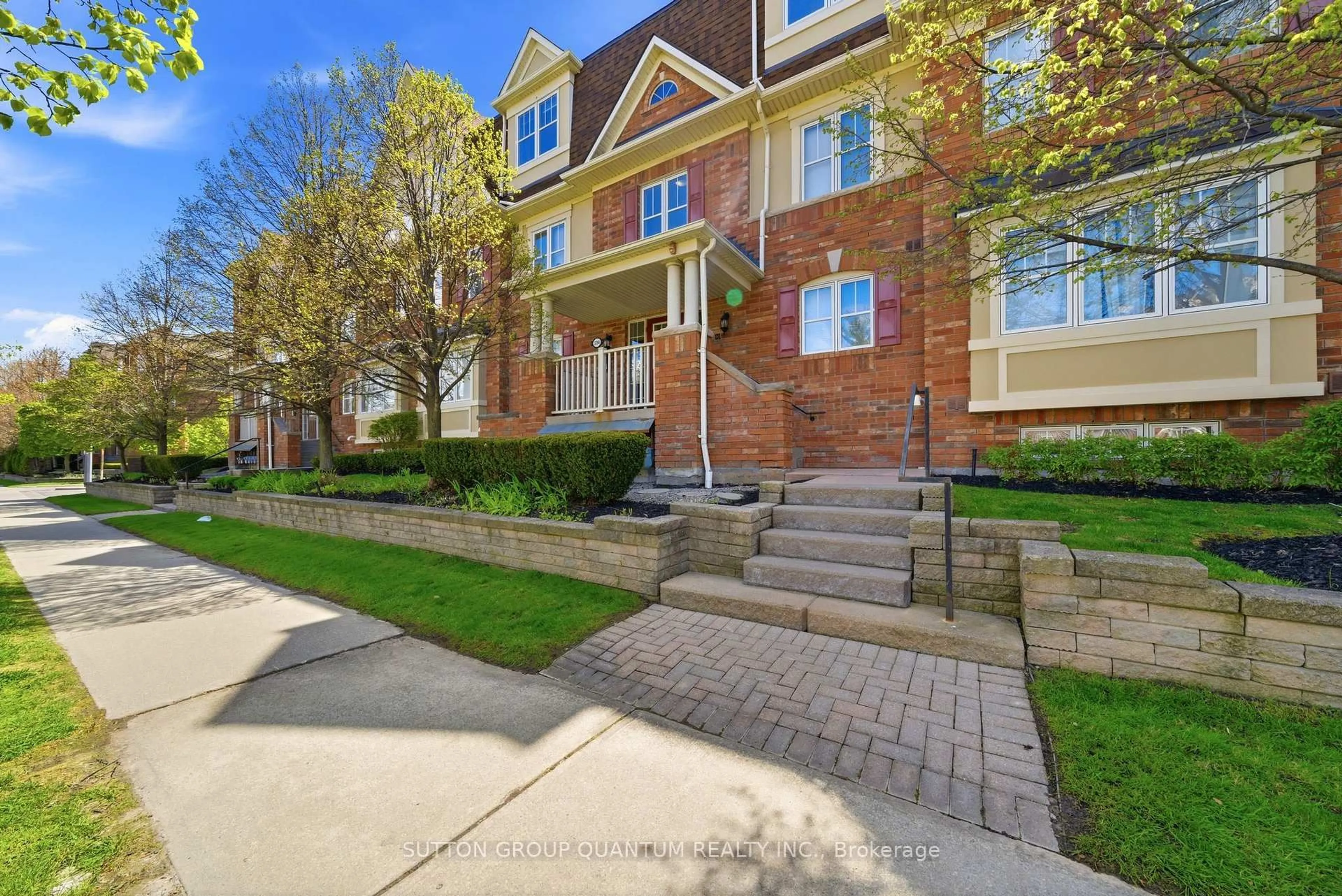 Home with brick exterior material, street for 594 Shoreline Dr #3, Mississauga Ontario L5B 0A8
