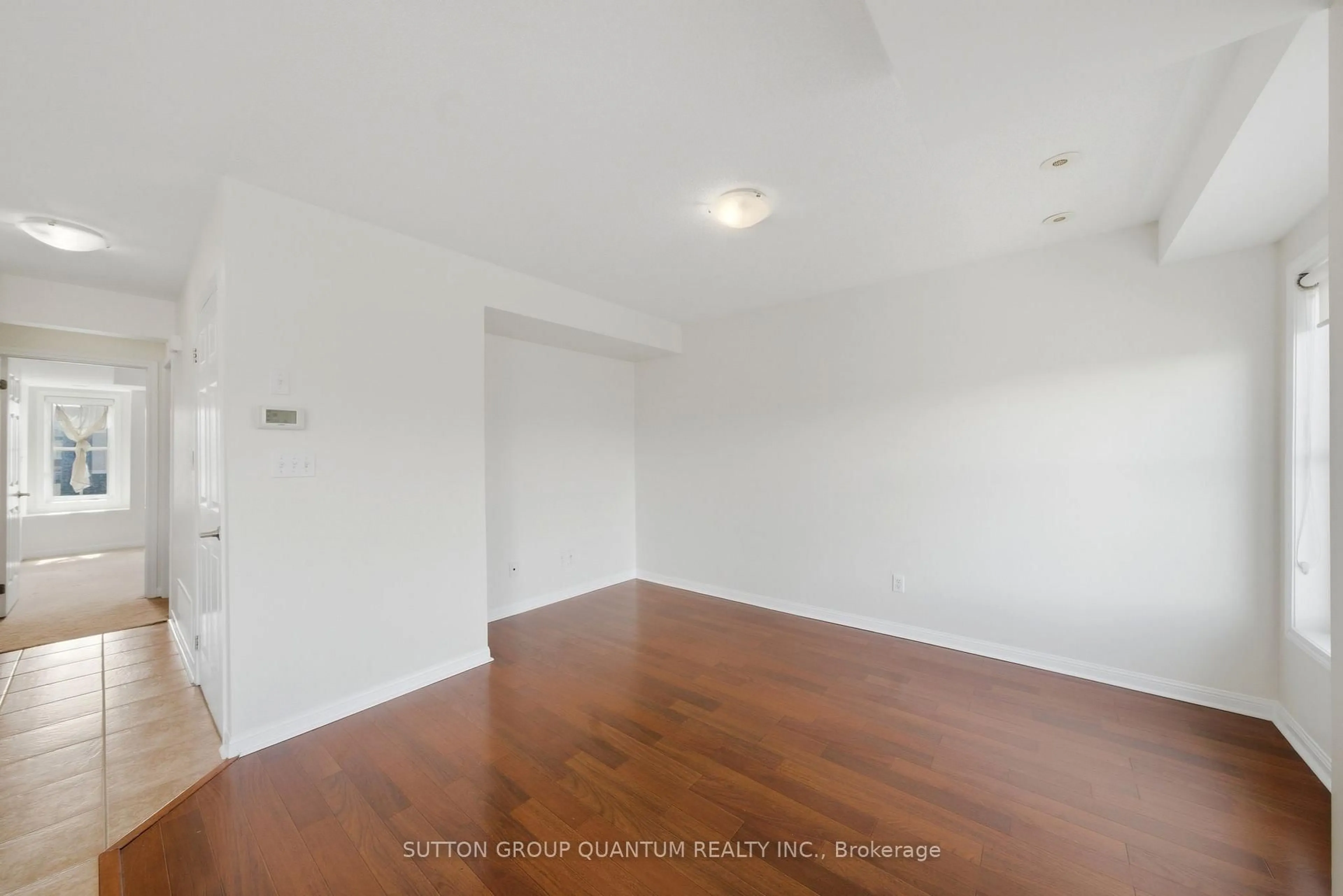 A pic of a room for 594 Shoreline Dr #3, Mississauga Ontario L5B 0A8