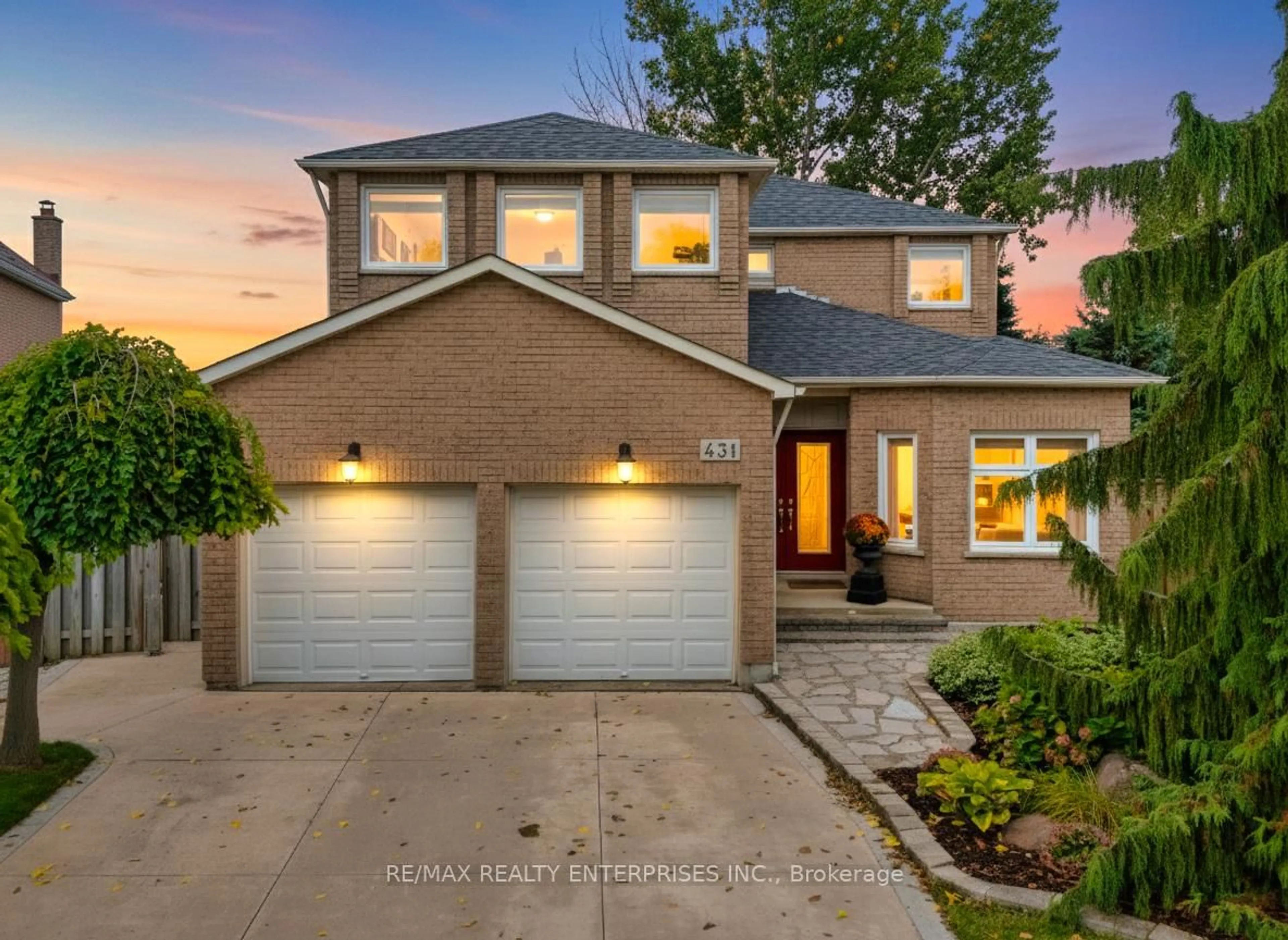 Home with brick exterior material, street for 431 Naomi Cres, Mississauga Ontario L5B 3S7