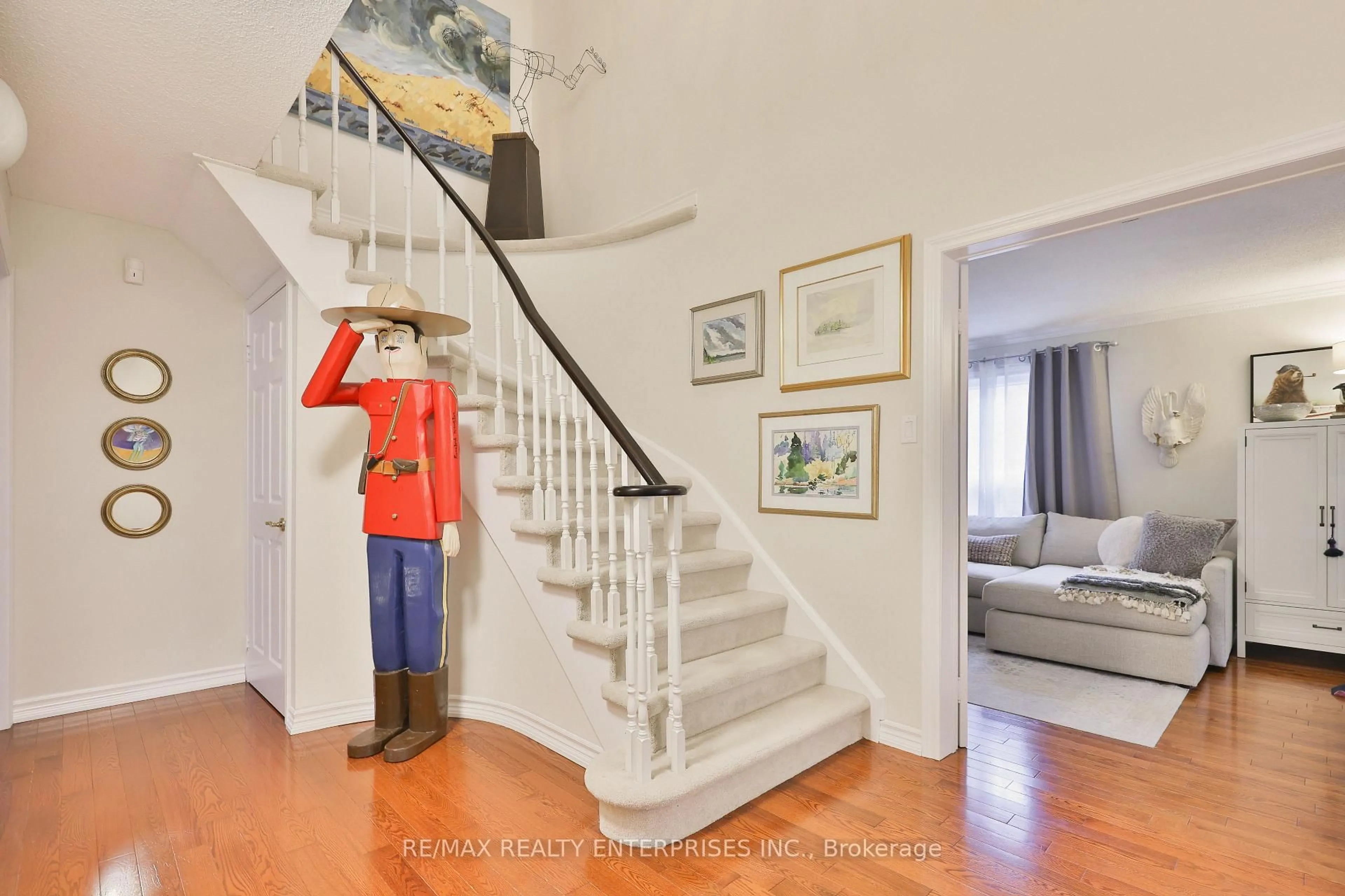 Unknown for 431 Naomi Cres, Mississauga Ontario L5B 3S7