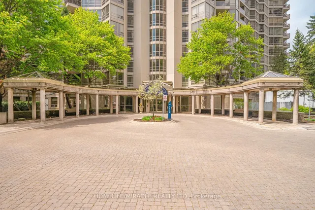 45 kingsBridge Garden Circ #208, Mississauga 3