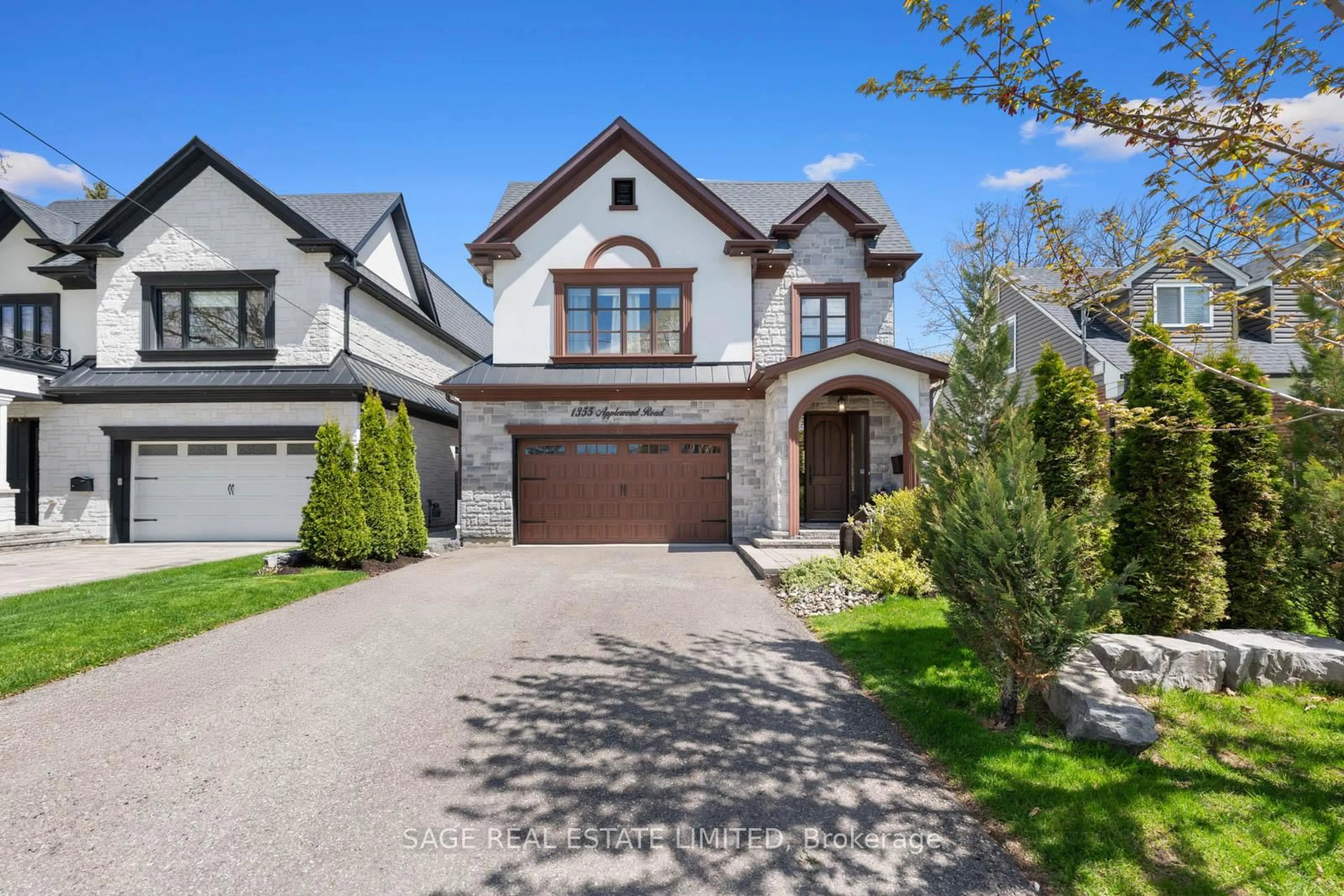 Home with brick exterior material, street for 1355 Applewood Rd, Mississauga Ontario L5E 2M1