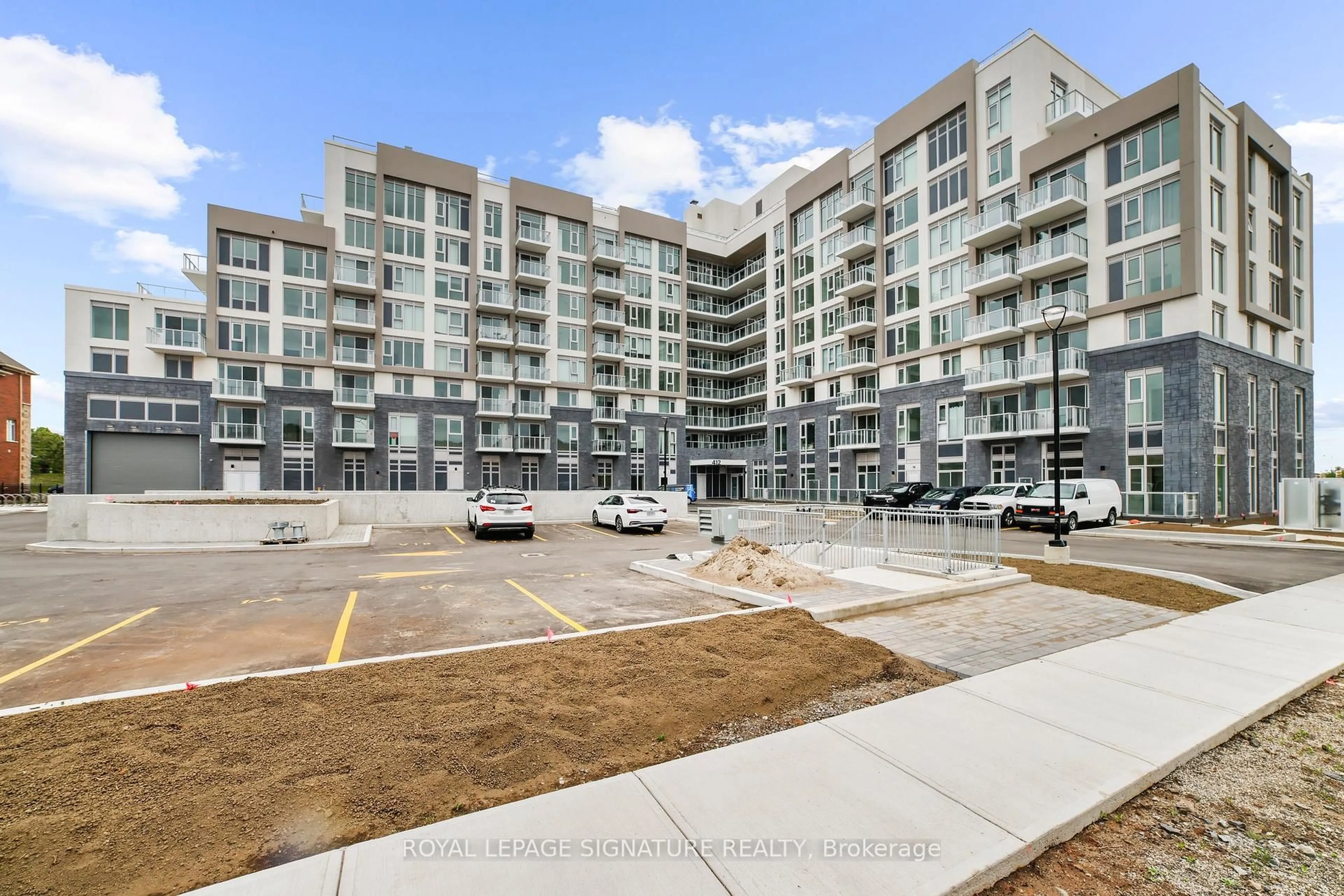 Patio, street for 412 Silver Maple Rd, Oakville Ontario L6H 0S2