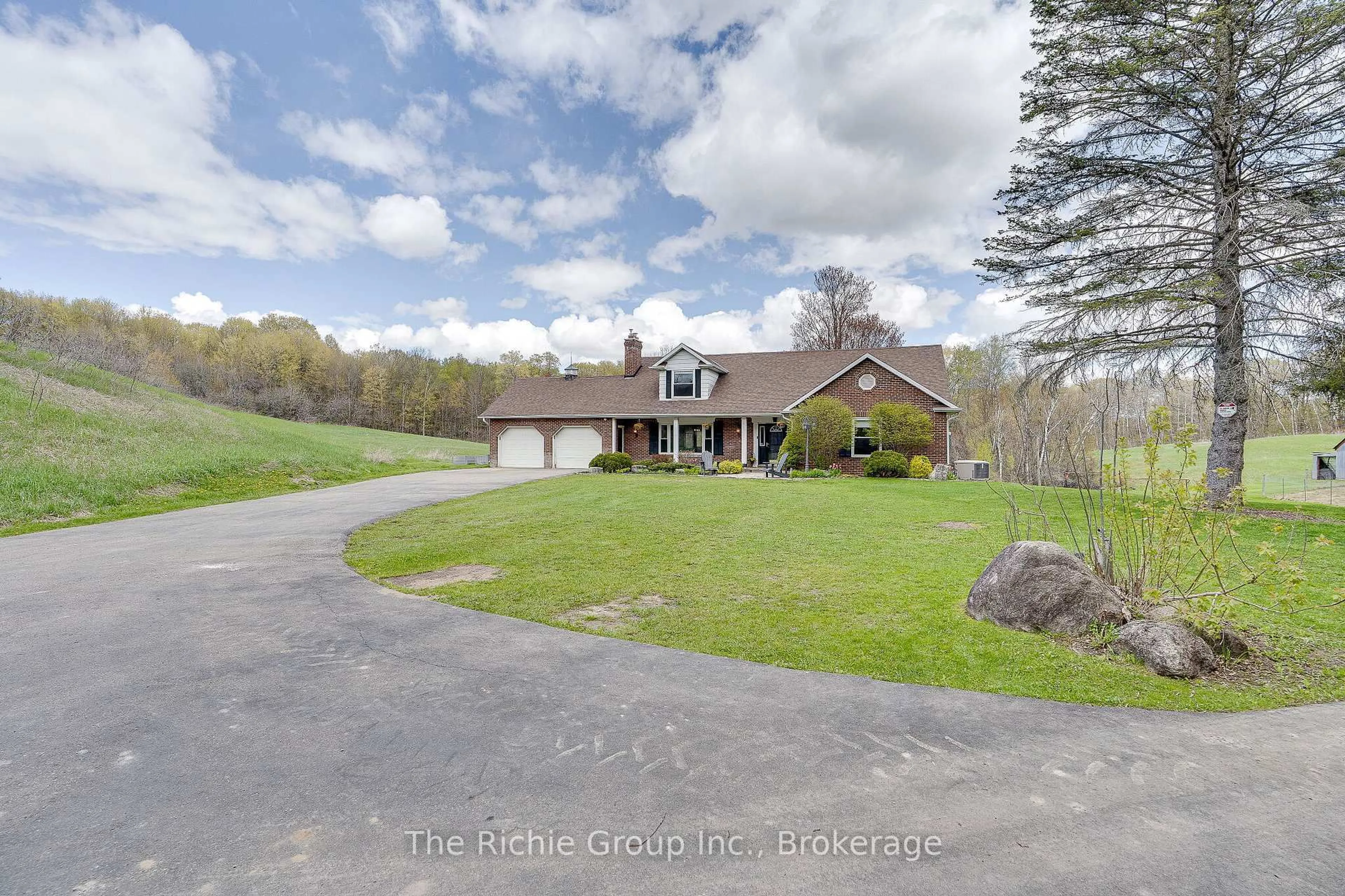 A pic from outside/outdoor area/front of a property/back of a property/a pic from drone, water/lake/river/ocean view for 15163 Centreville Creek Rd, Caledon Ontario L7C 3C3