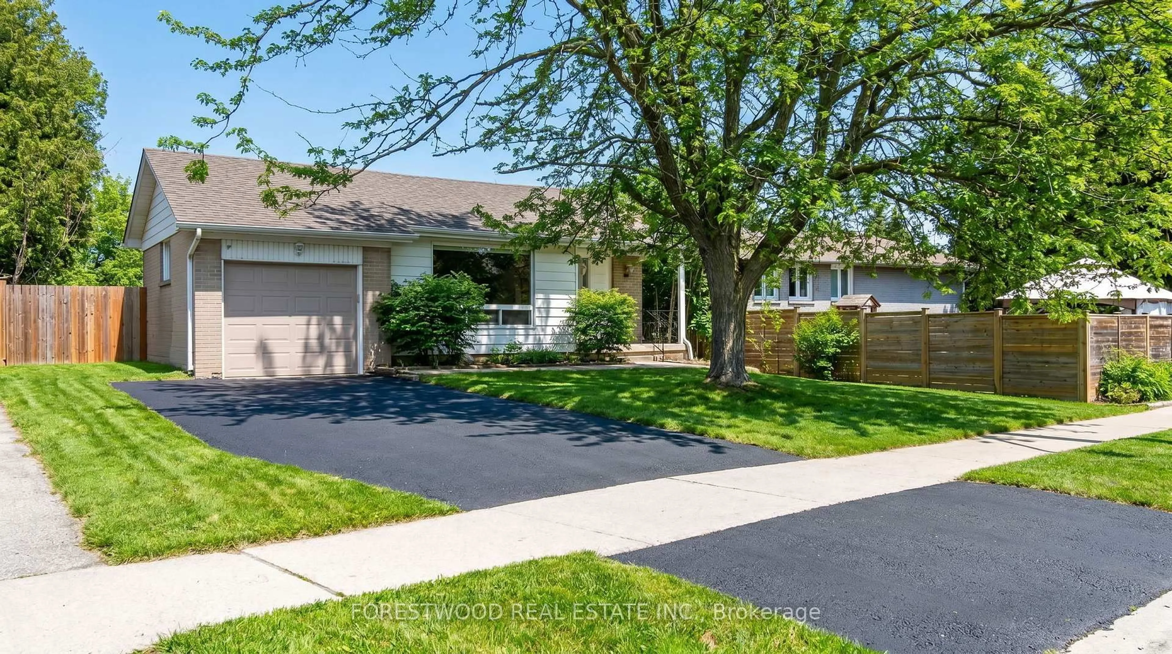 Home with vinyl exterior material, street for 1157 Newton Rd, Oakville Ontario L6H 2A1