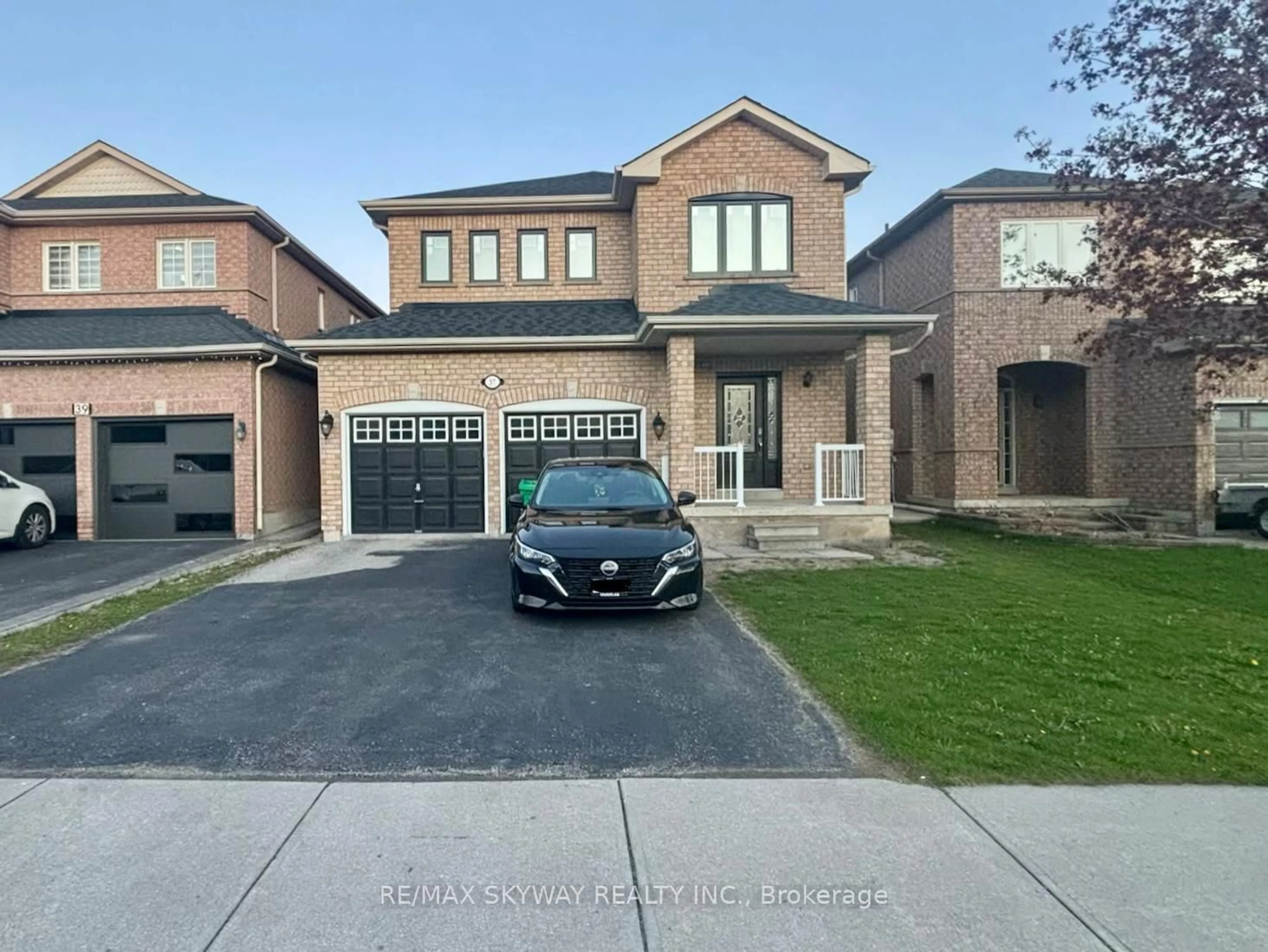 Home with brick exterior material, street for 37 Sewells Lane, Brampton Ontario L7A 2Z9