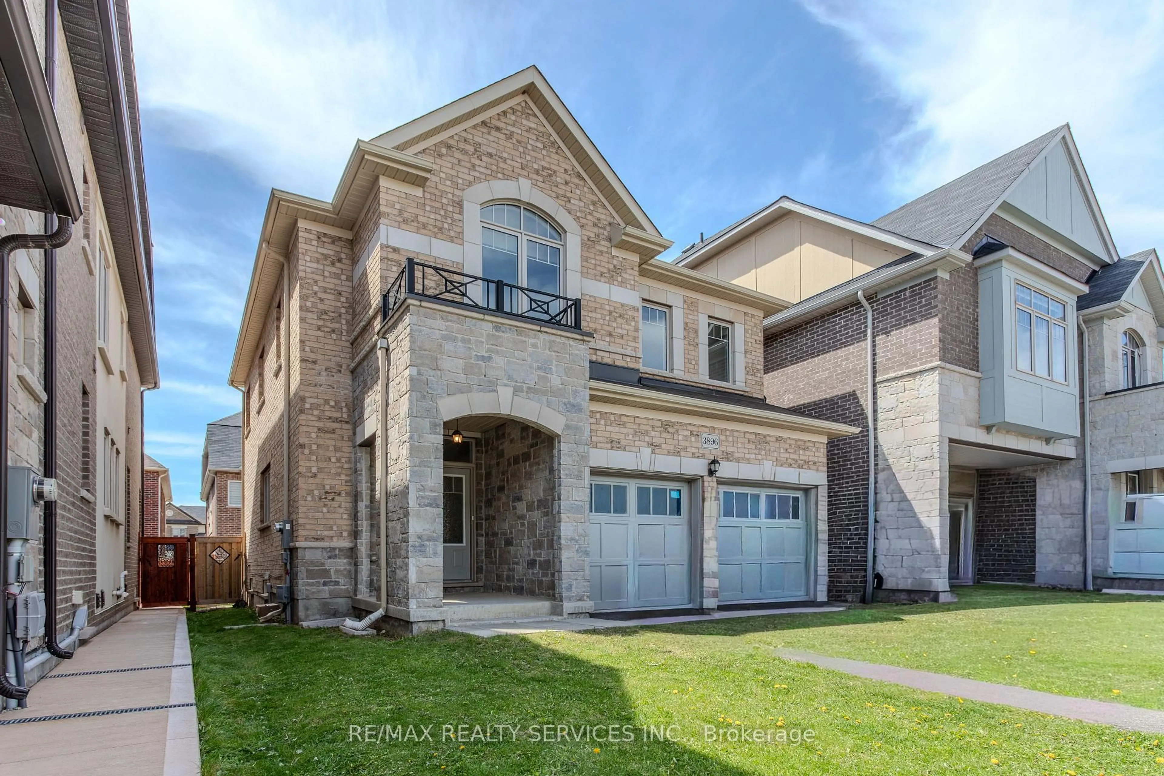 Home with brick exterior material, street for 3896 Tufgar Cres, Burlington Ontario L7M 1N7