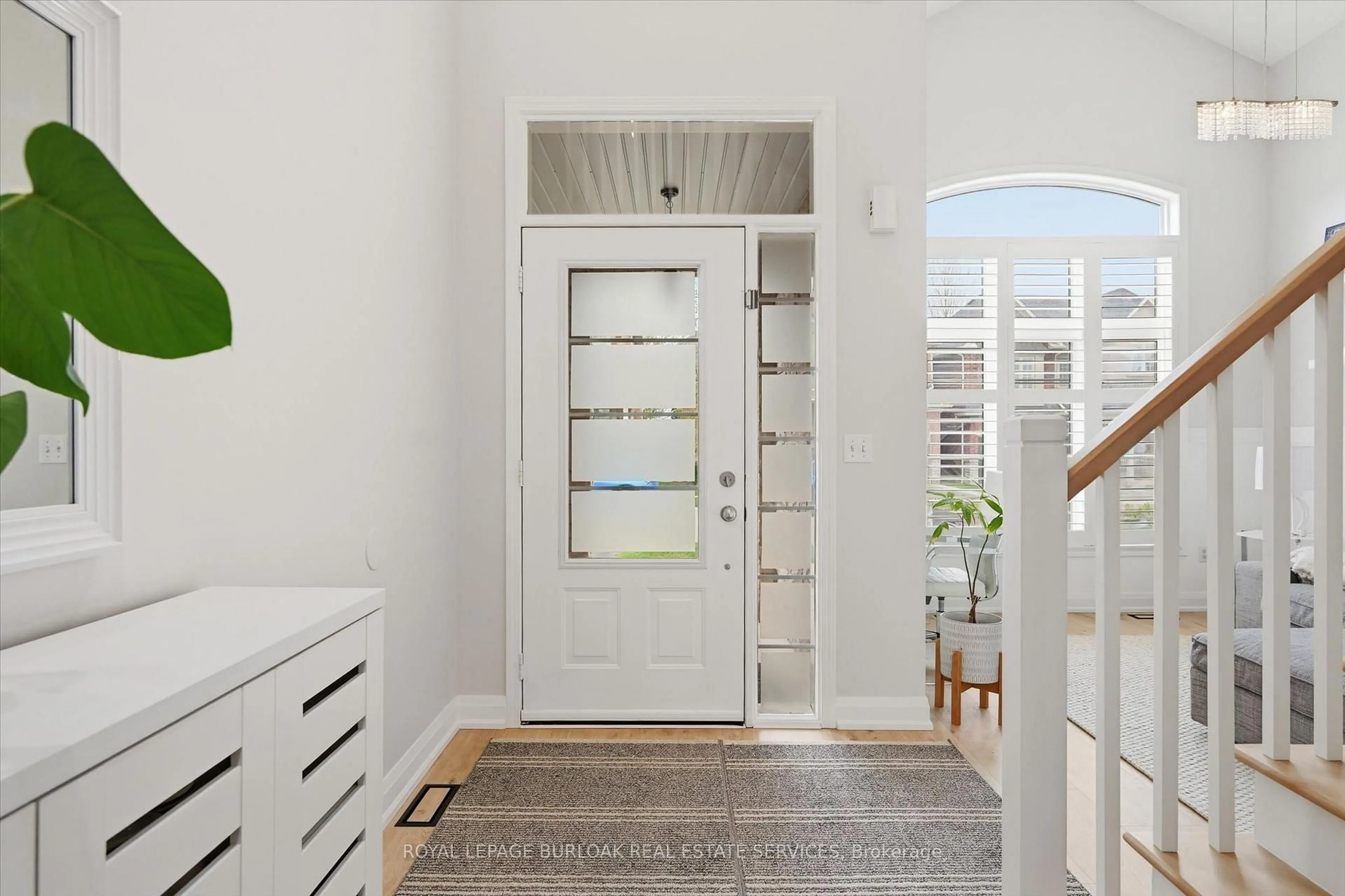 Indoor entryway for 4191 Fuller Cres, Burlington Ontario L7M 0M5