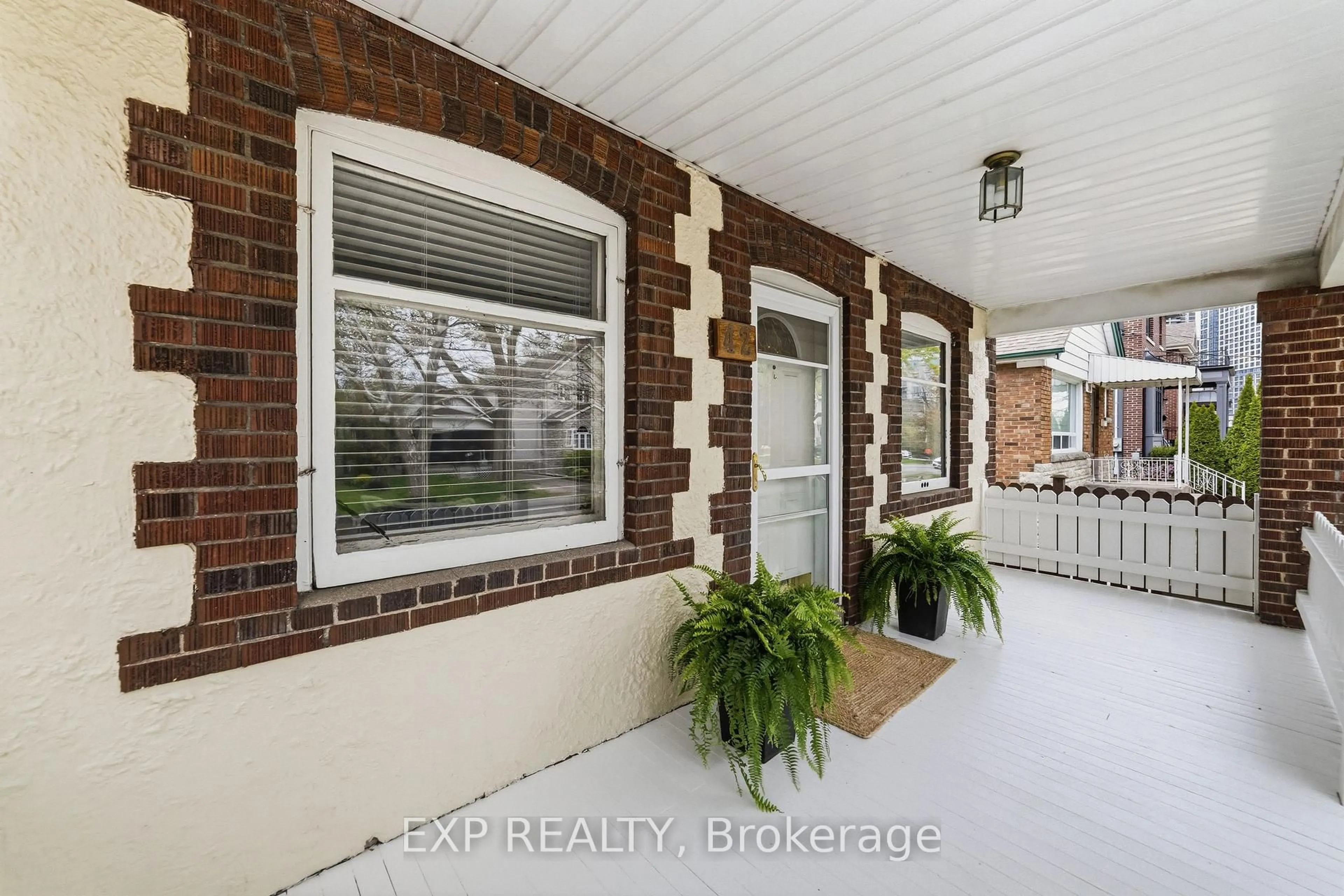 Indoor entryway for 42 Clissold Rd, Toronto Ontario M8Z 4T5
