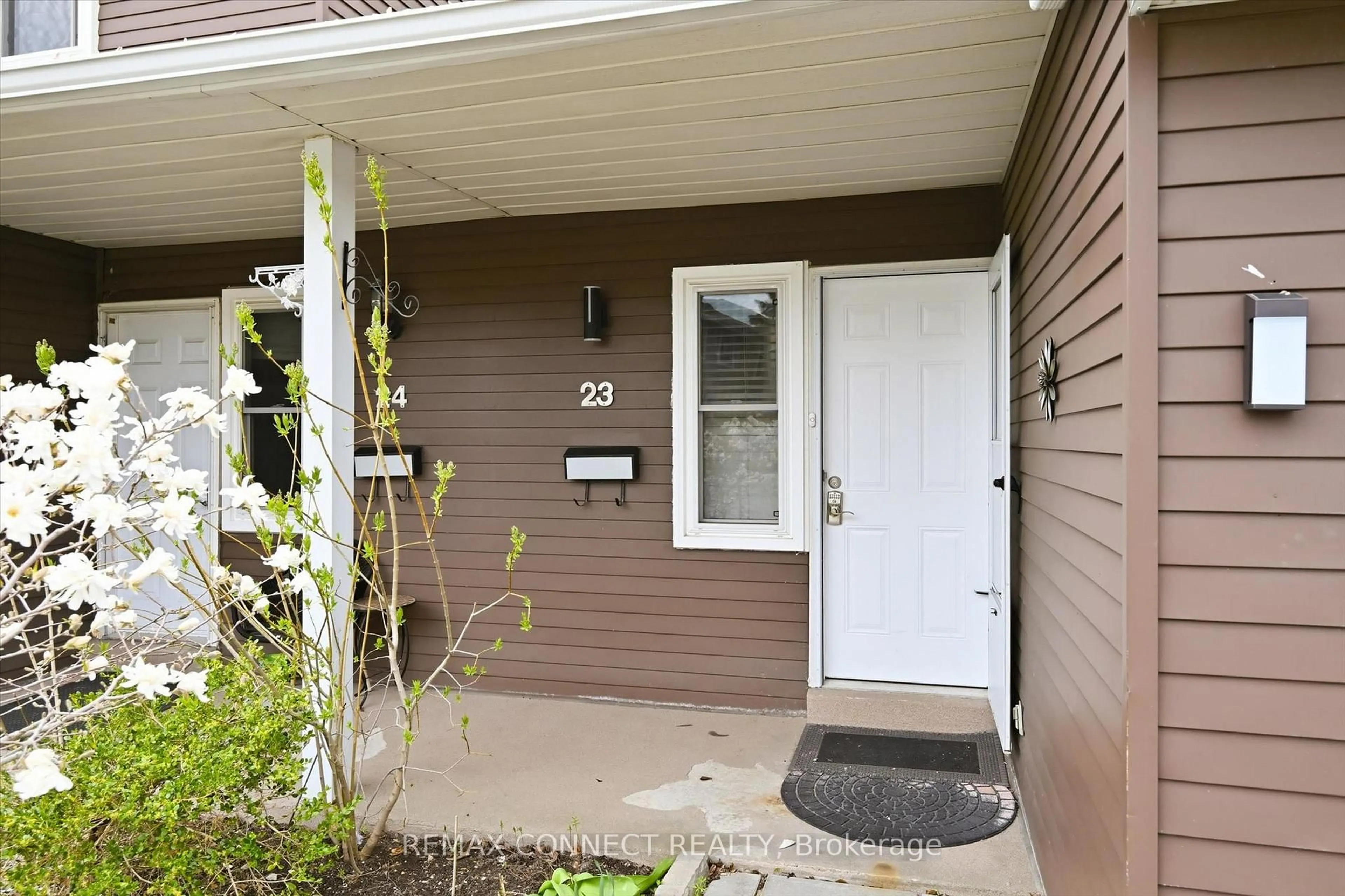 Unknown for 2185 Fairchild Blvd #23, Burlington Ontario L7P 3P6