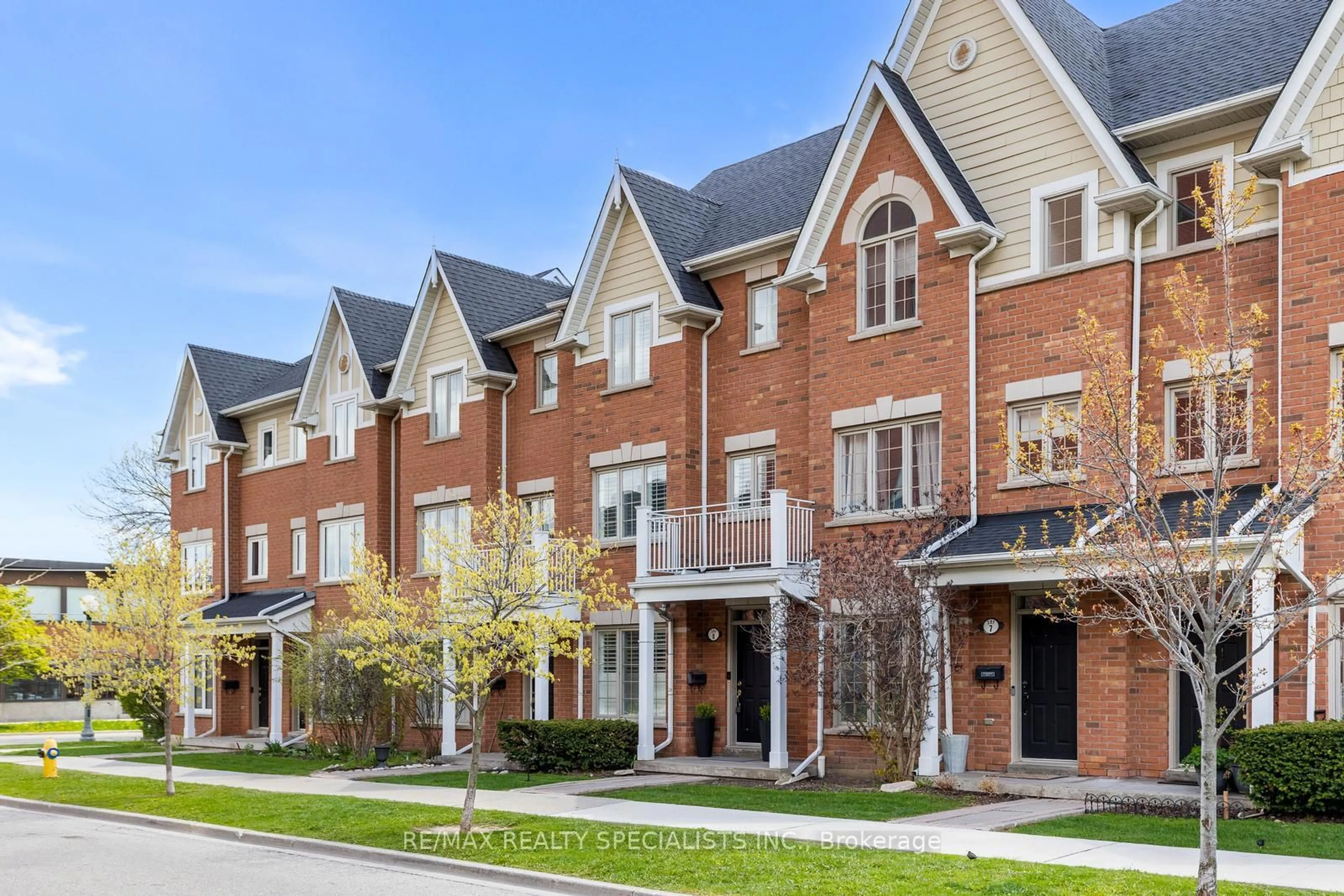 Home with brick exterior material, street for 201 Tenth St #8, Toronto Ontario M8V 4C7