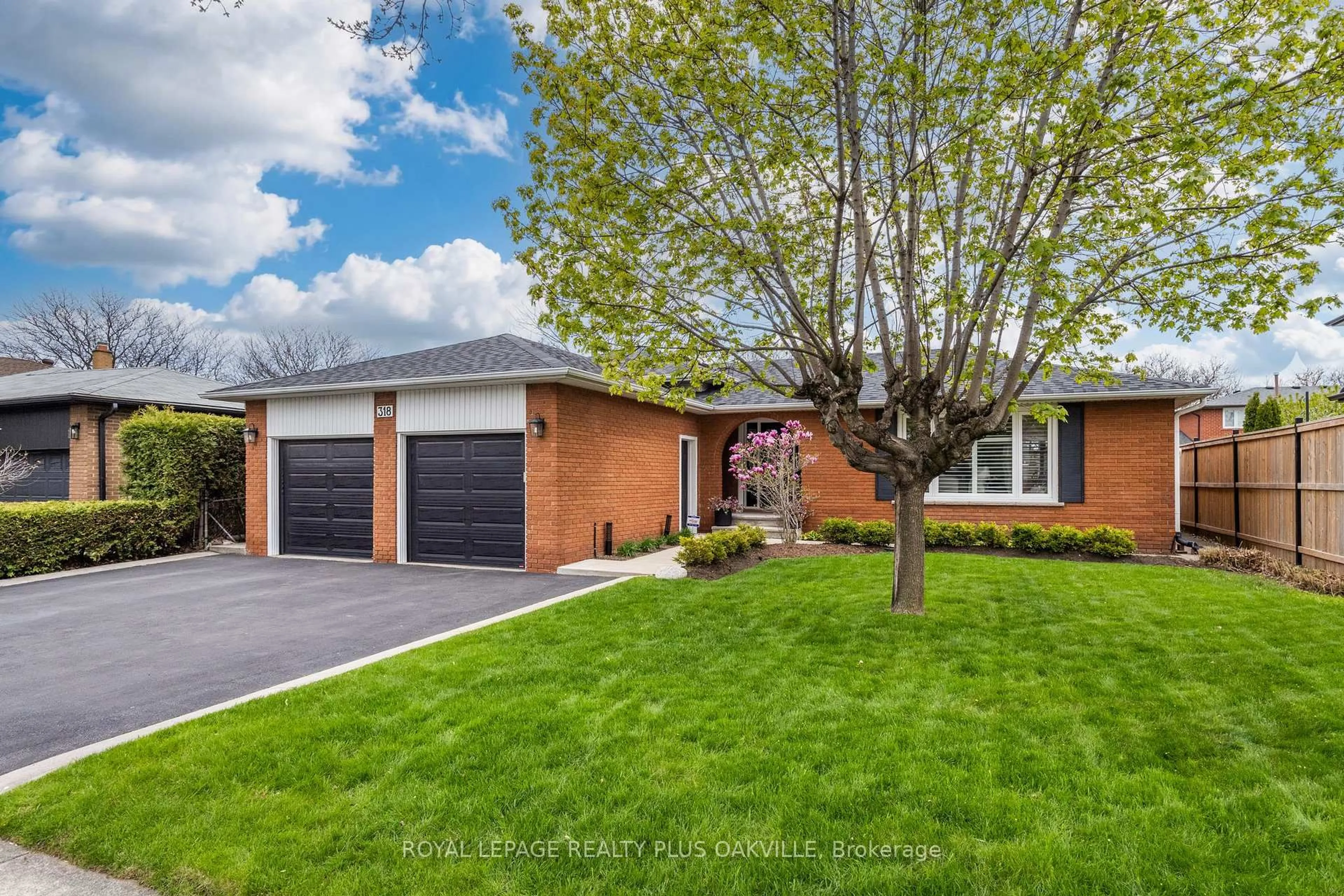 Home with brick exterior material, street for 318 Mary St, Oakville Ontario L6K 3P6