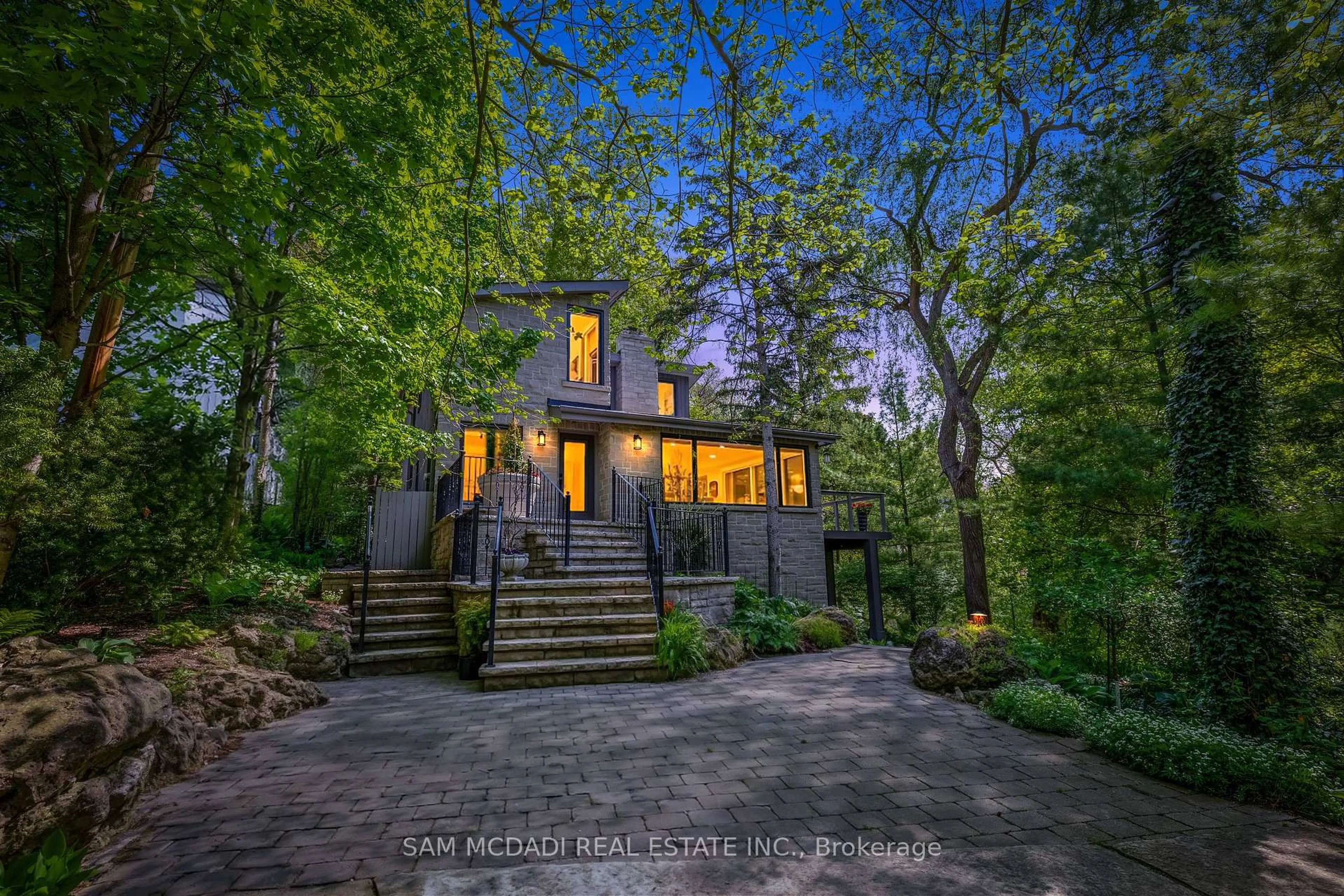 Unknown for 1273 Queen Victoria Ave, Mississauga Ontario L5H 3H2