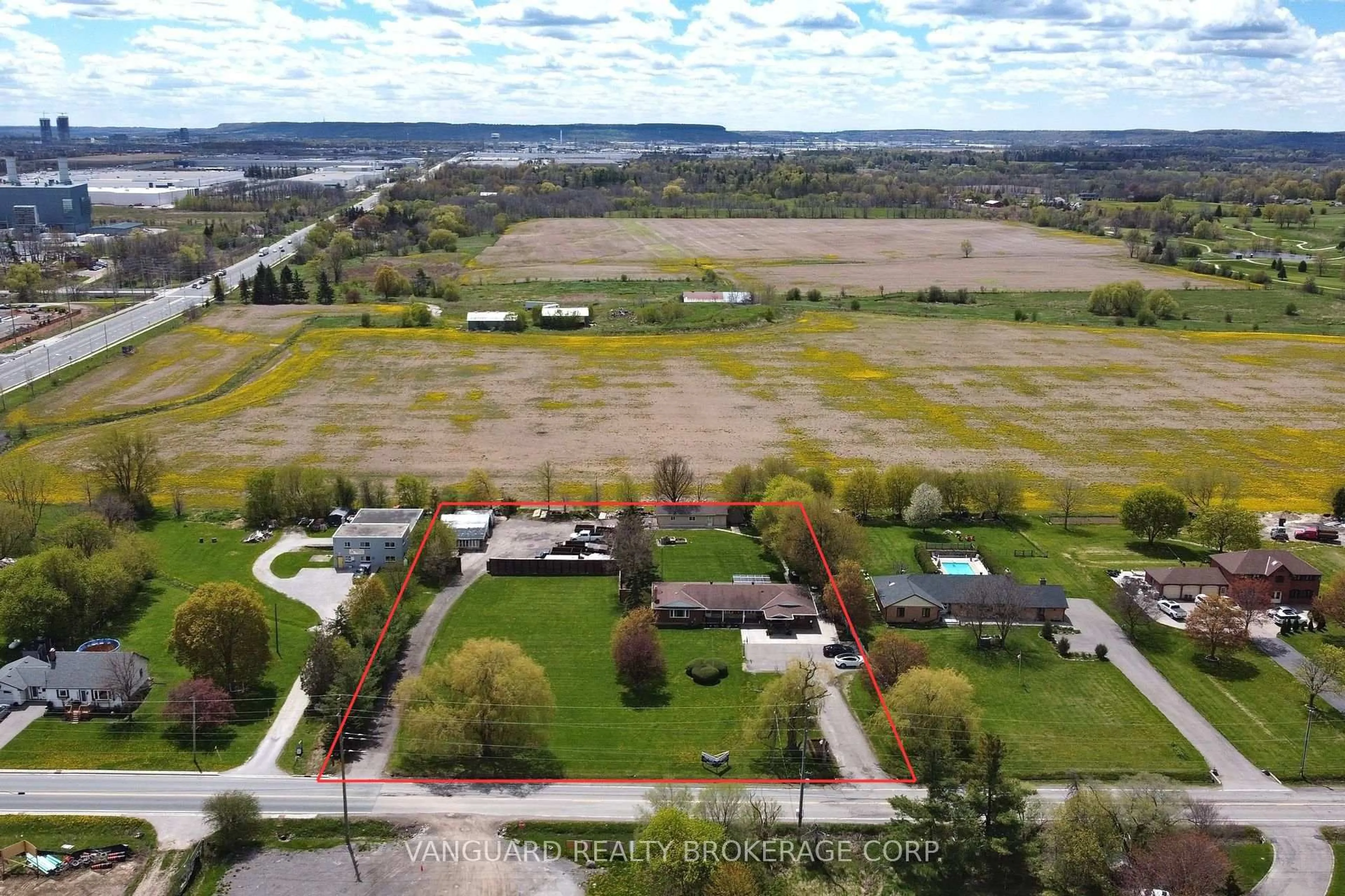 A pic from outside/outdoor area/front of a property/back of a property/a pic from drone, unknown for 8070 Hornby Rd, Halton Hills Ontario L0P 1E0