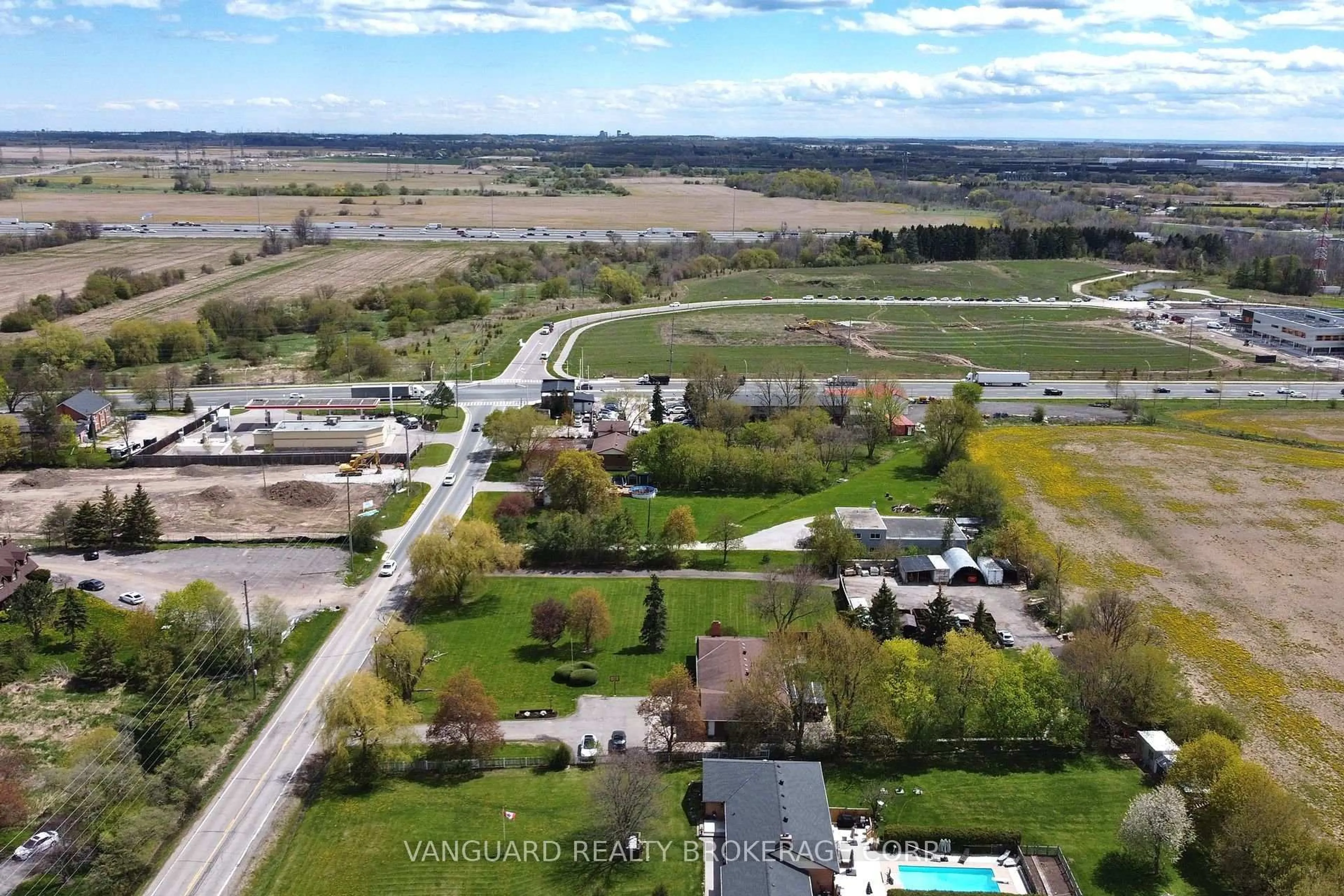 A pic from outside/outdoor area/front of a property/back of a property/a pic from drone, unknown for 8070 Hornby Rd, Halton Hills Ontario L0P 1E0