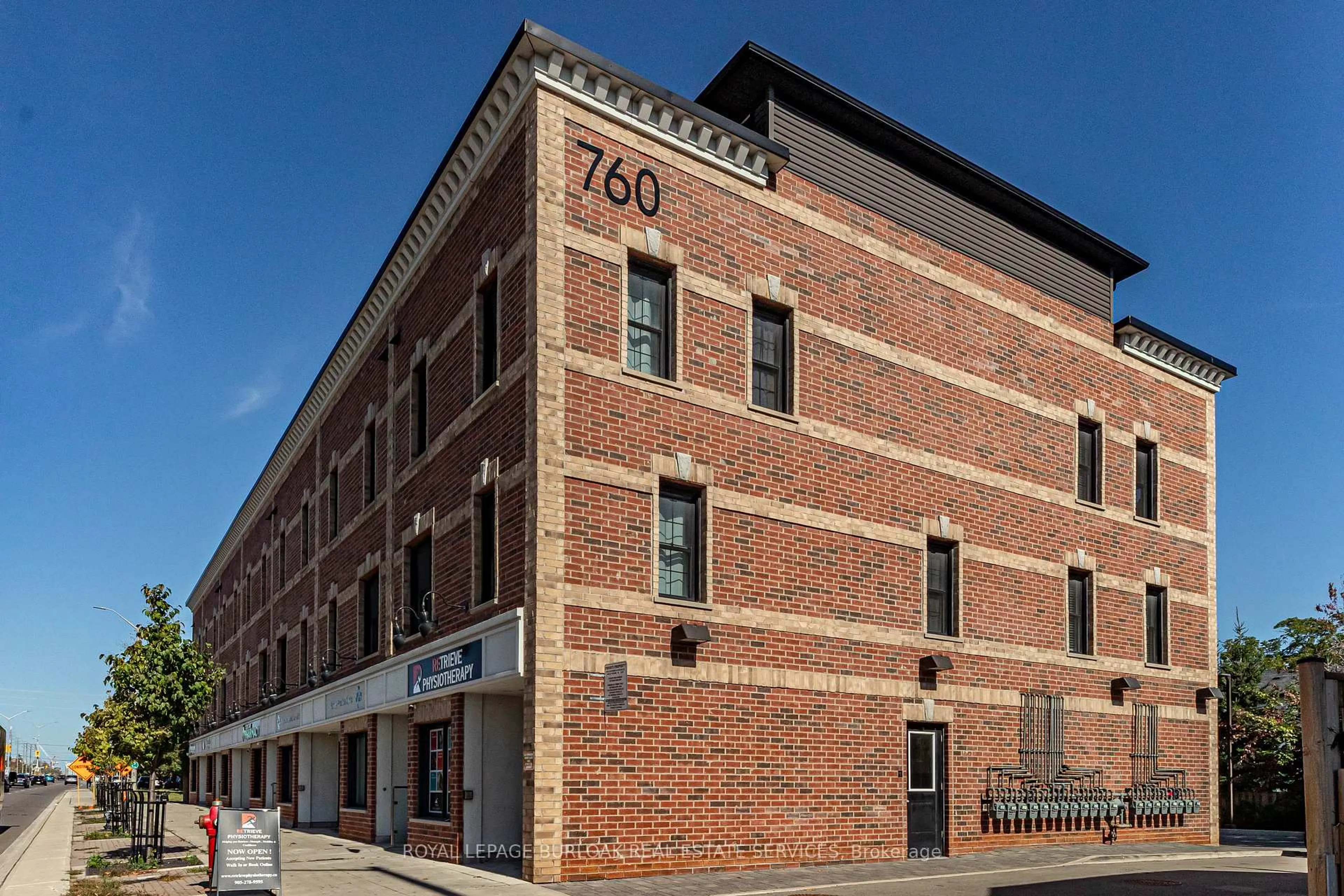 Home with brick exterior material, building for 760 Lakeshore Rd #201, Mississauga Ontario L5E 1C7