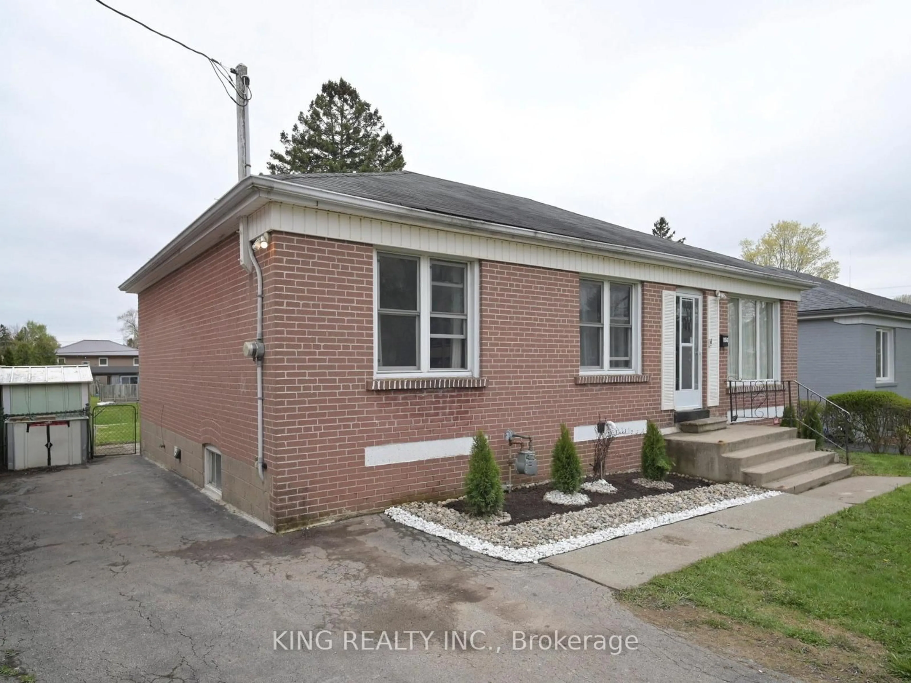 Home with brick exterior material, street for 1156 Homewood Dr, Burlington Ontario L7P 2M2