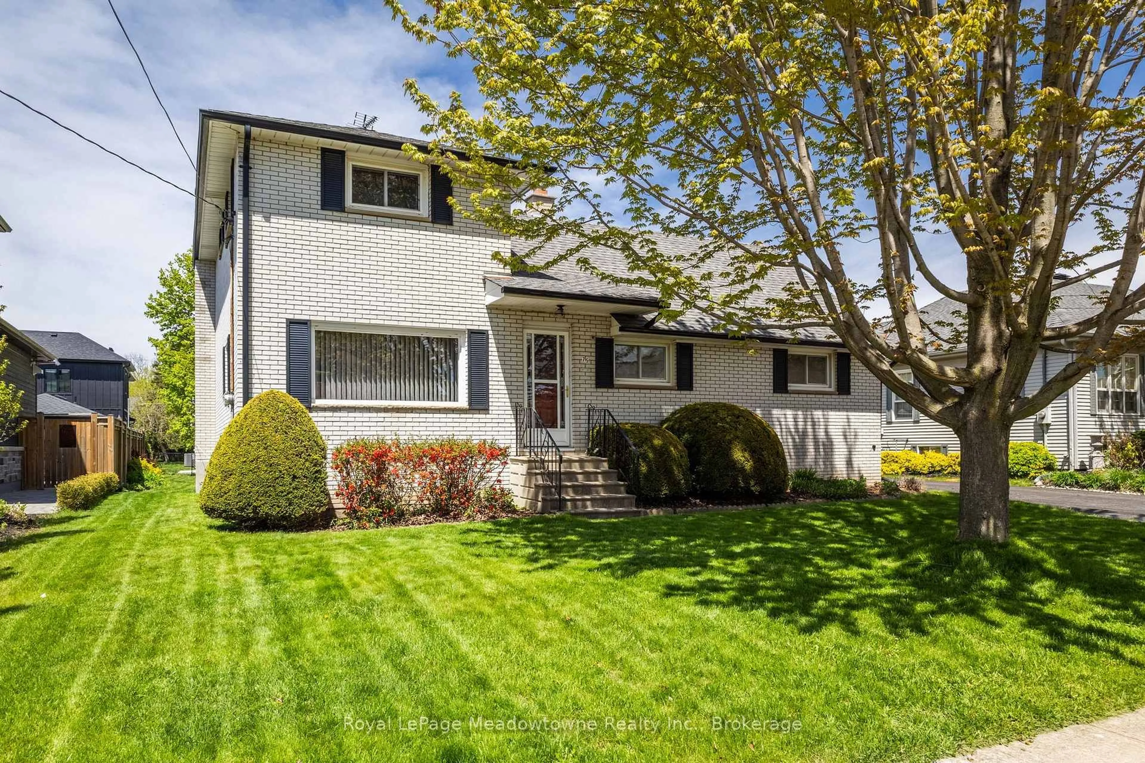Home with vinyl exterior material, street for 75 Miles St, Milton Ontario L9T 1E7