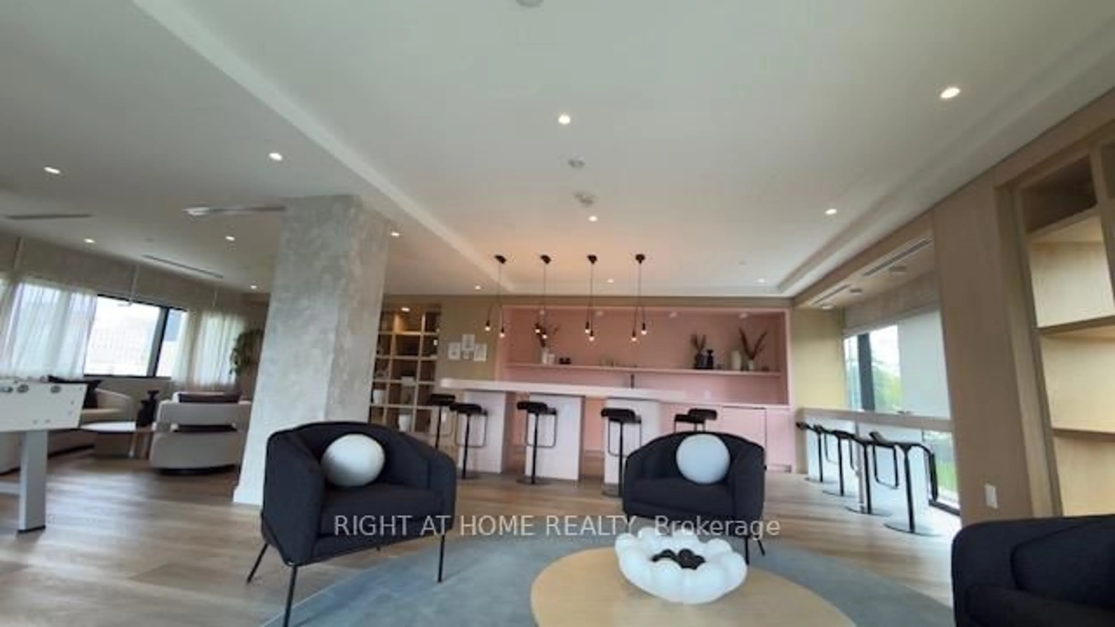 Lobby for 86 Dundas St #909, Mississauga Ontario L5A 0B1