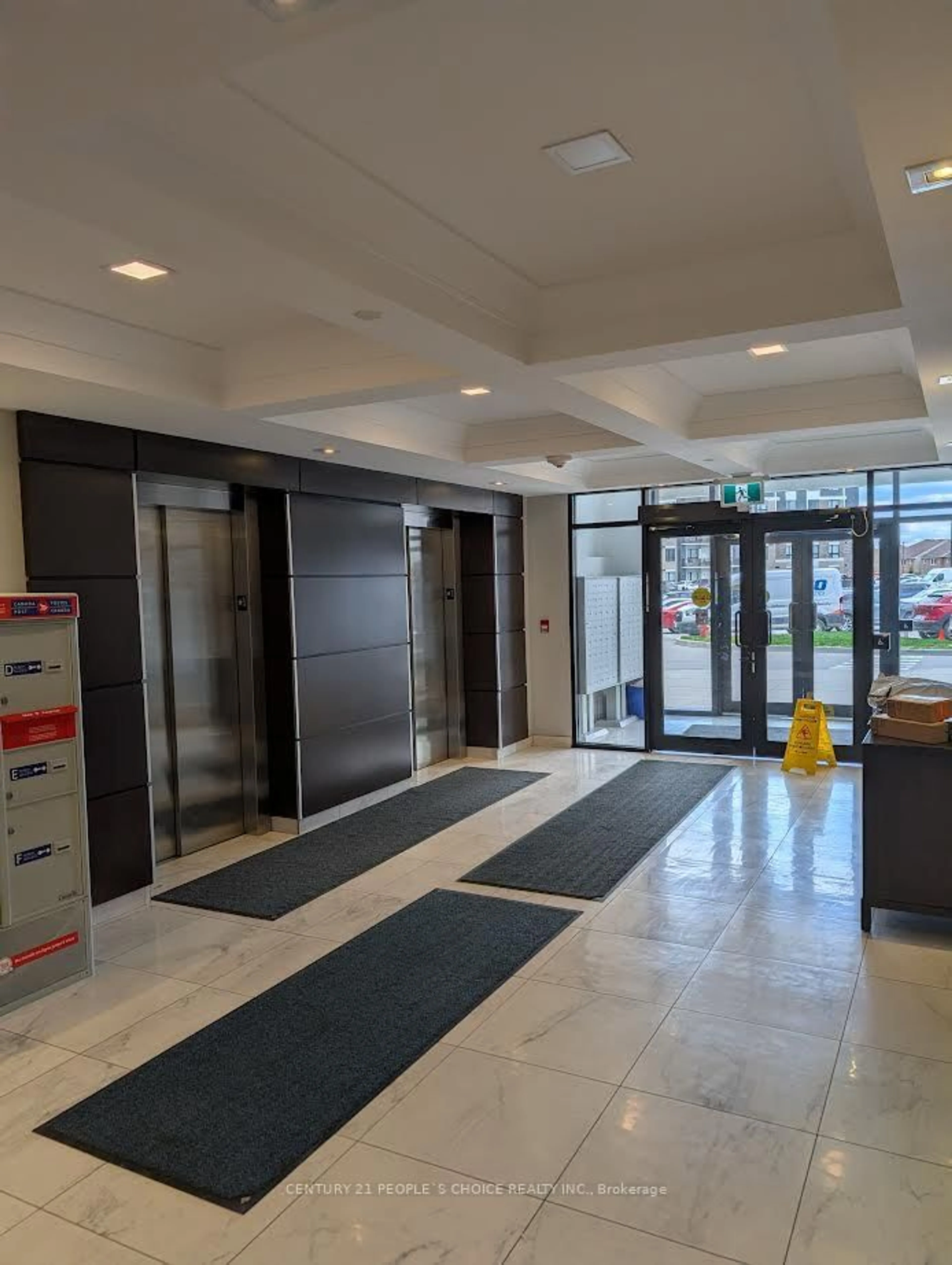 Indoor foyer for 630 Sauve St #526, Milton Ontario L9T 9A6