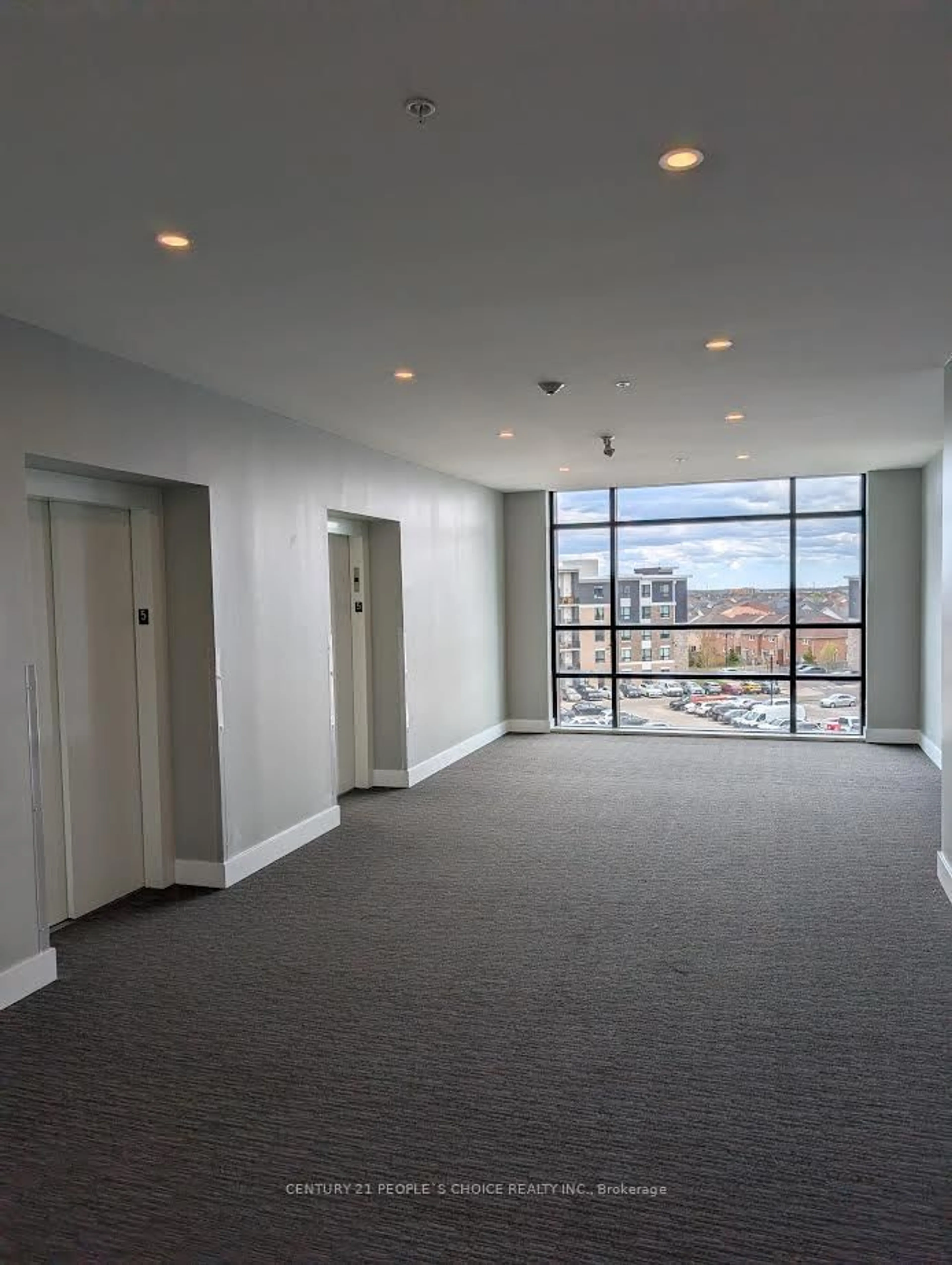 Indoor foyer for 630 Sauve St #526, Milton Ontario L9T 9A6