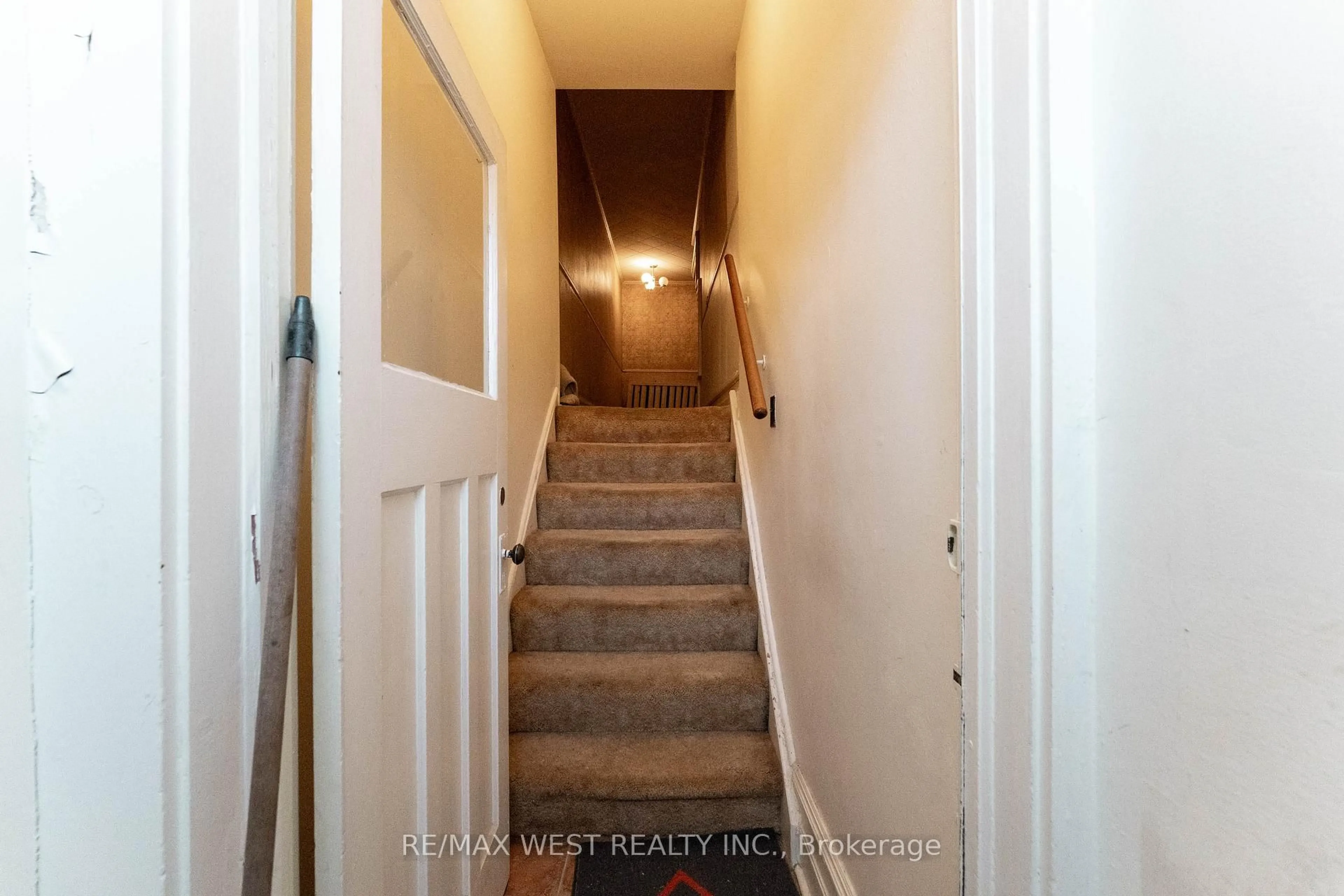 Unknown for 1311 King St, Toronto Ontario M6K 1G9