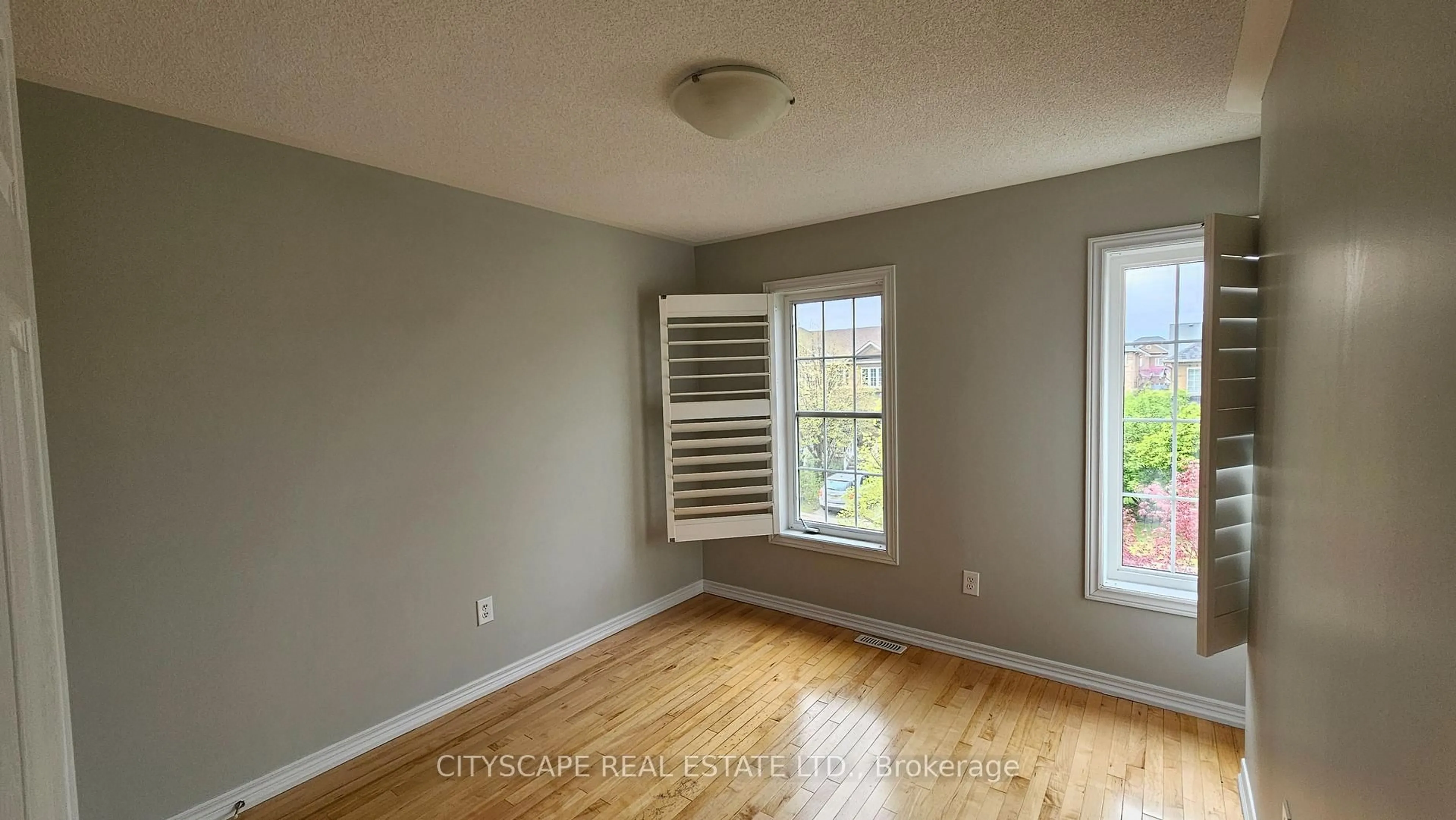 A pic of a room for 3740 Nightstar Dr, Mississauga Ontario L5M 7Z7