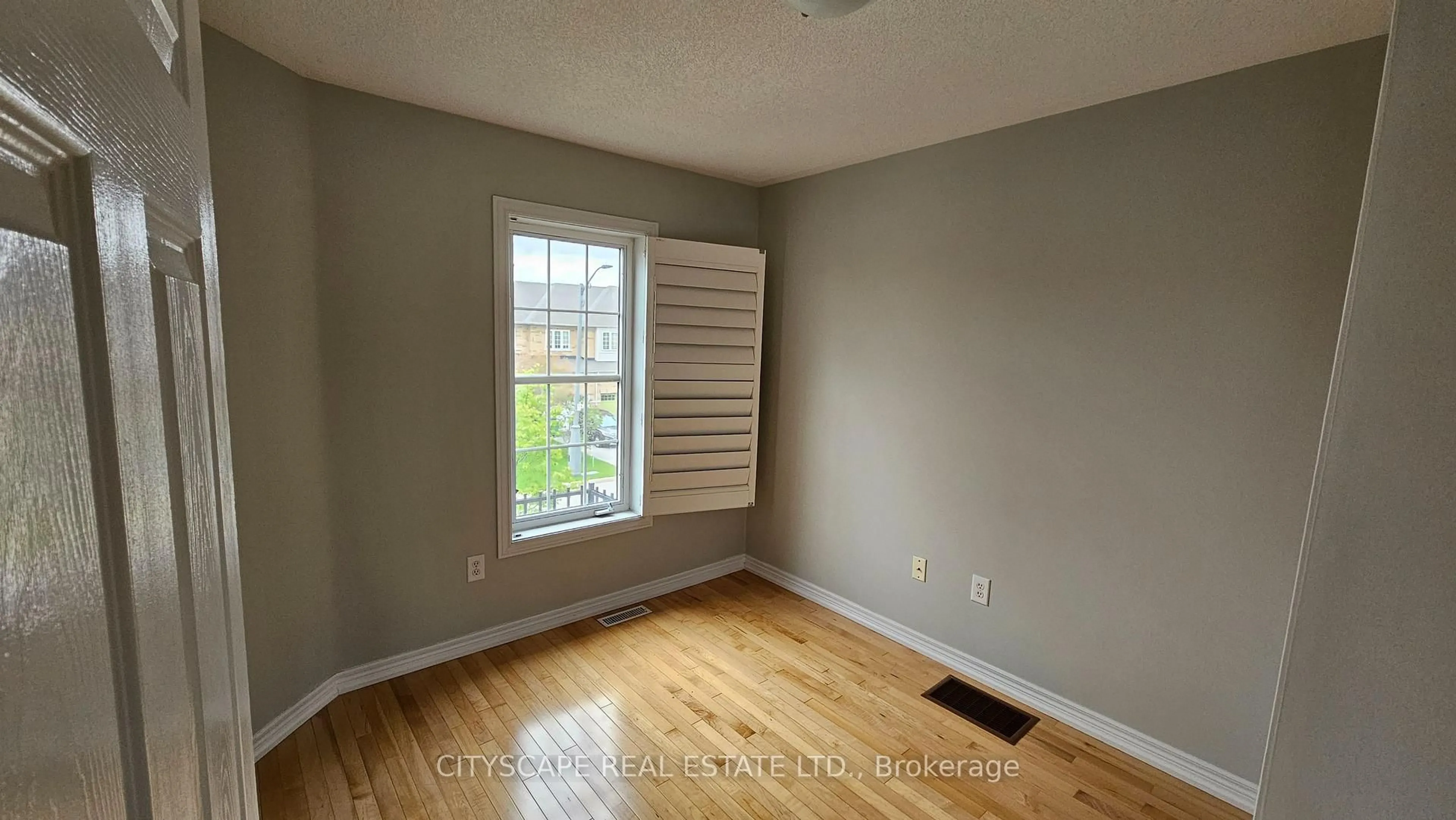A pic of a room for 3740 Nightstar Dr, Mississauga Ontario L5M 7Z7