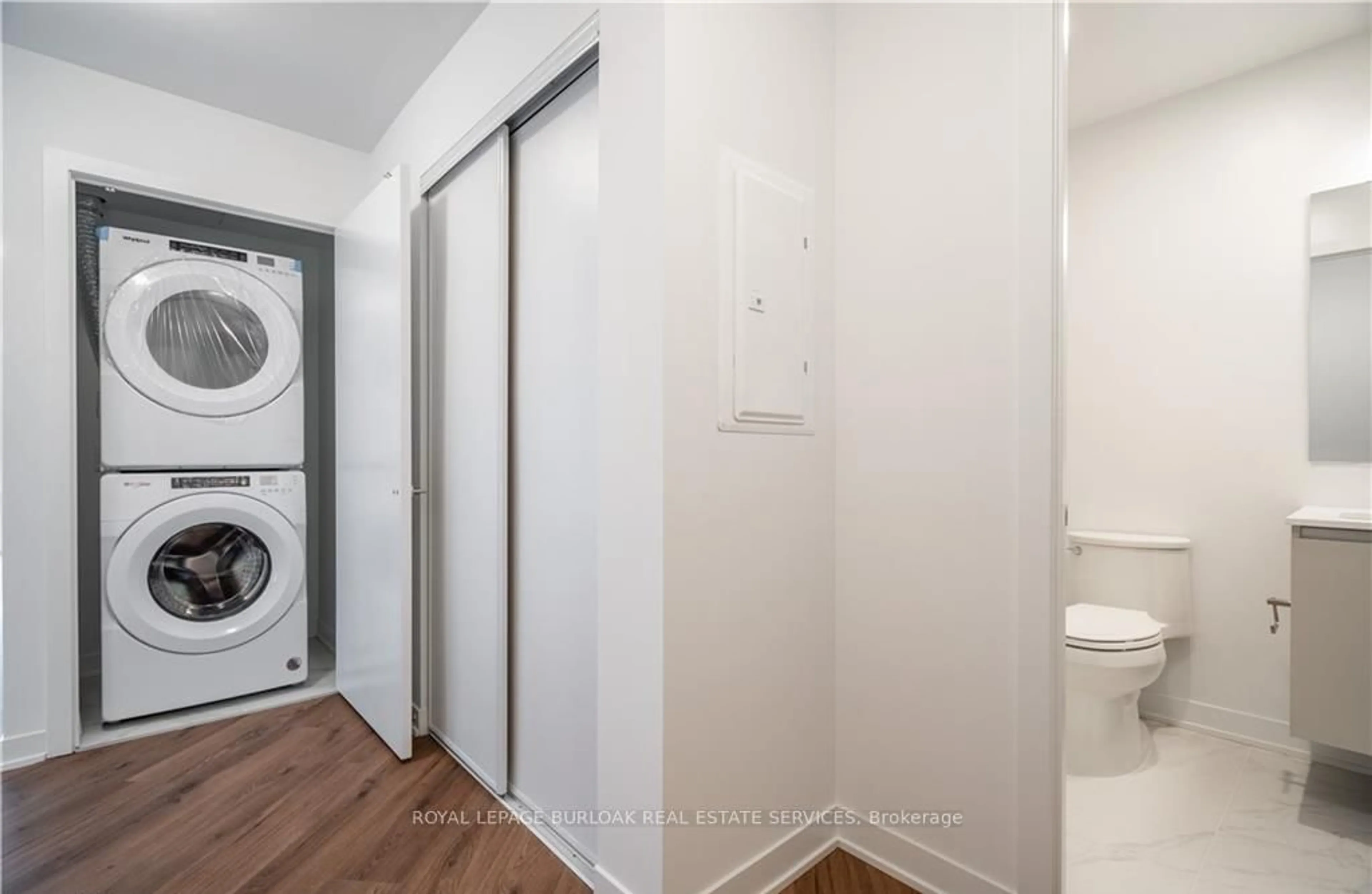 Unknown for 395 Dundas St #801, Oakville Ontario L6M 5R8
