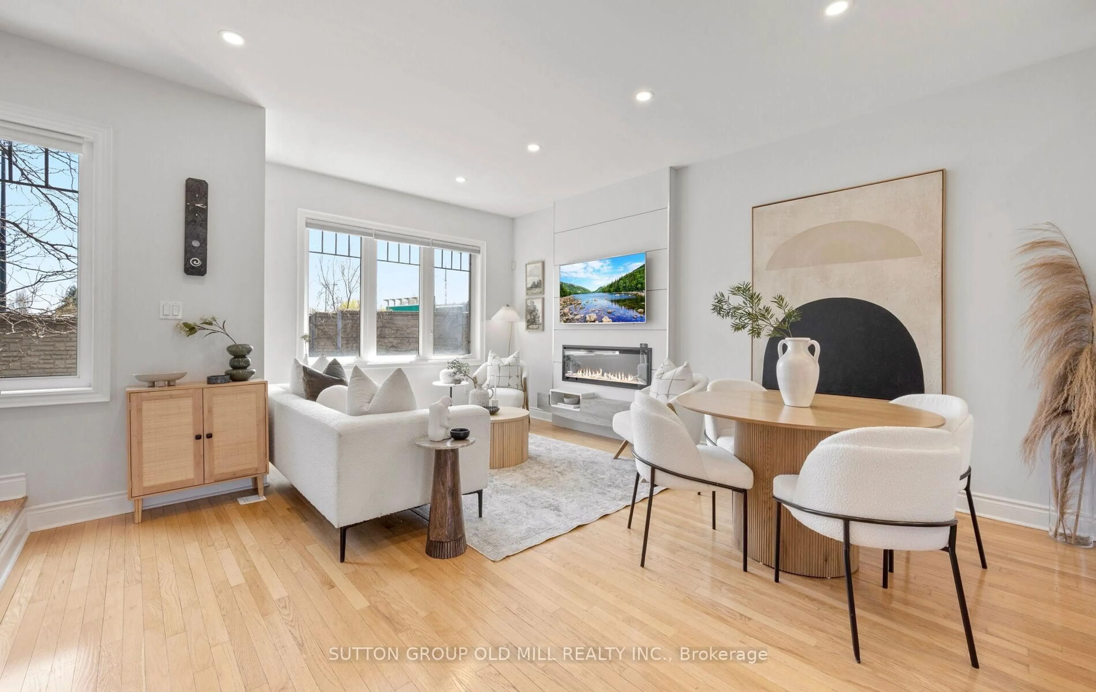 Living room with furniture, unknown for 36 Clockwork Lane, Toronto Ontario M8Y 4H5
