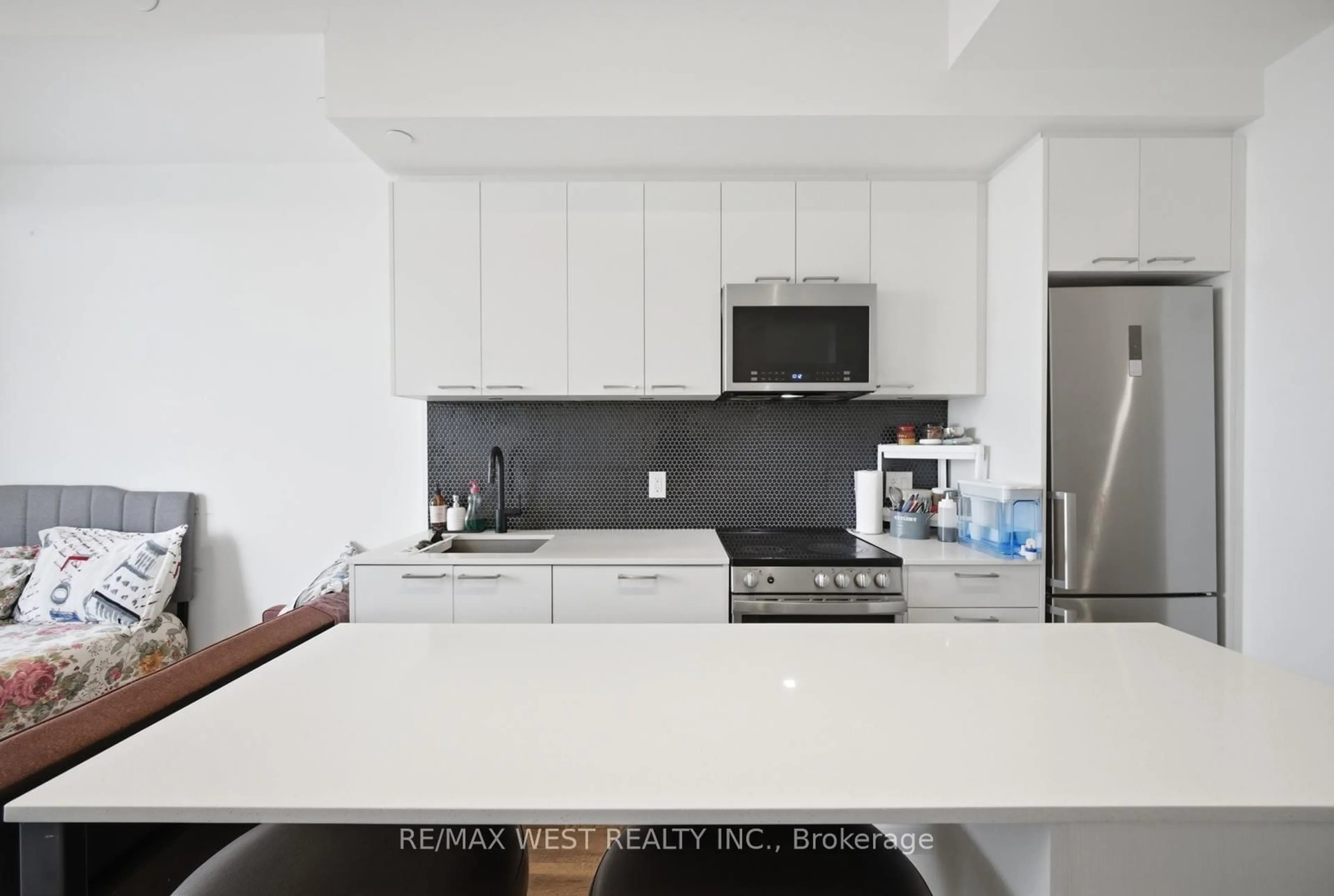 Unknown for 1808 St. Clair Ave #801, Toronto Ontario M6N 1J5