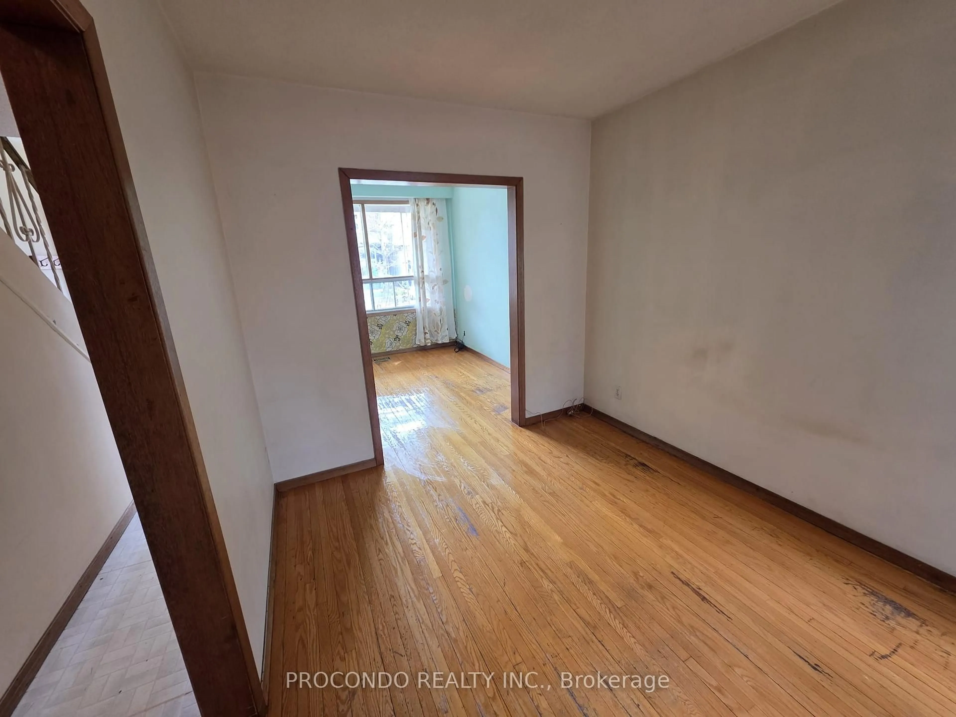 A pic of a room for 286 Harvie Ave, Toronto Ontario M6E 4K7