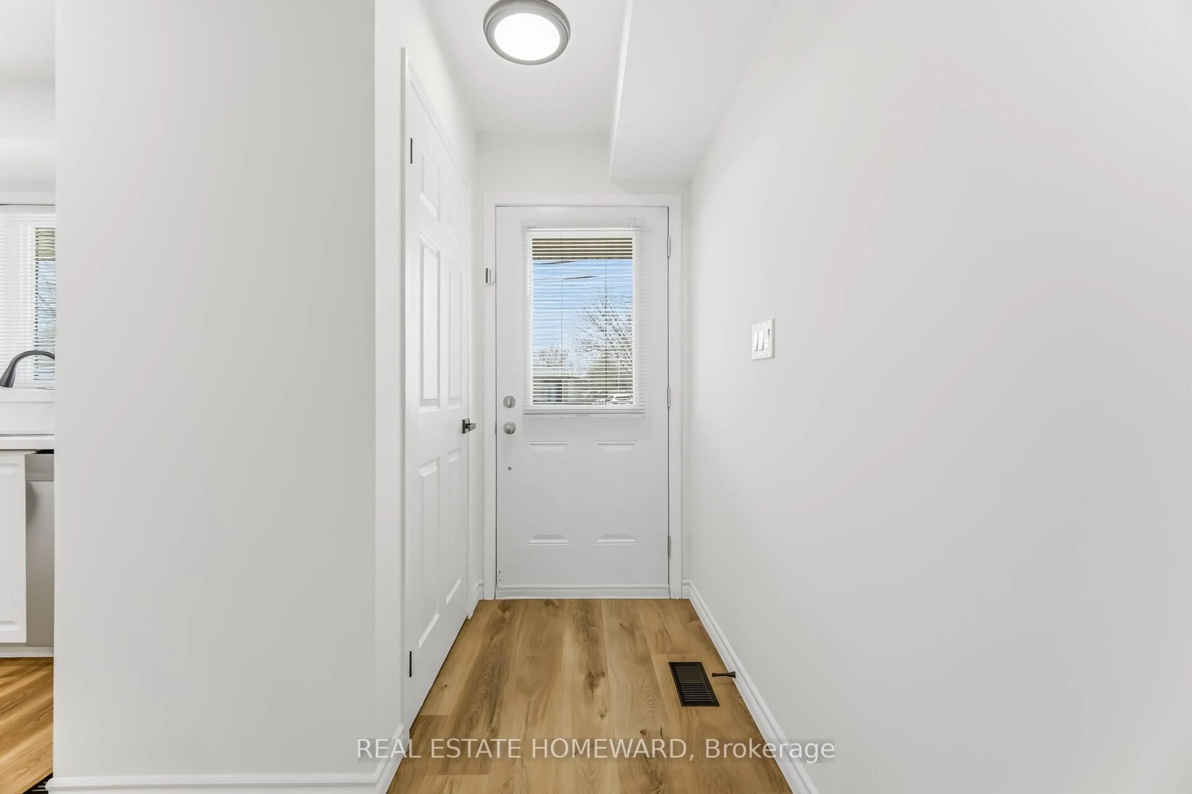 Indoor entryway for 59 Mclaughlin Rd #2, Brampton Ontario L6X 1Y7