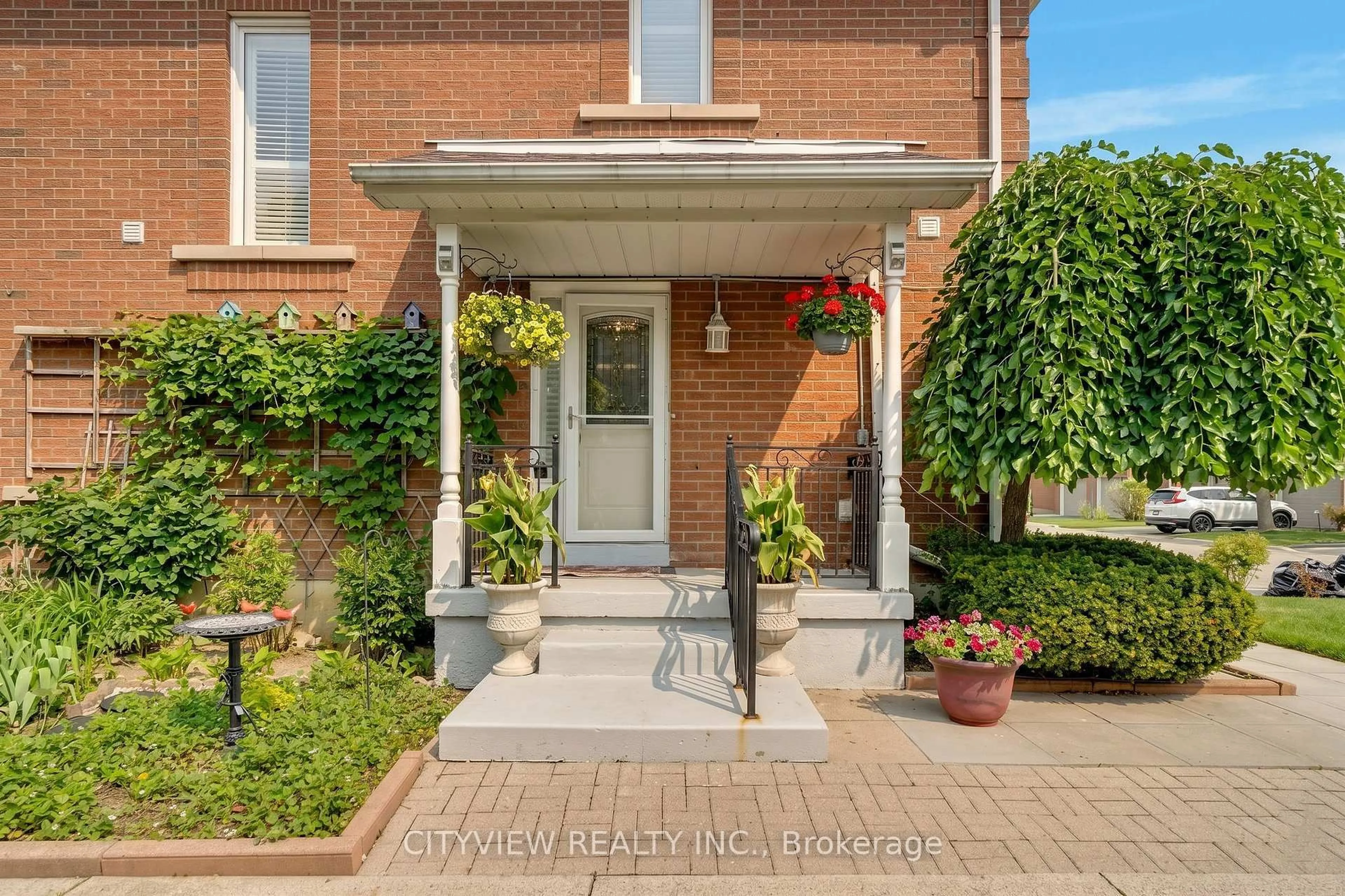 Home with brick exterior material, street for 6050 Bidwell Tr #67, Mississauga Ontario L5V 1V6