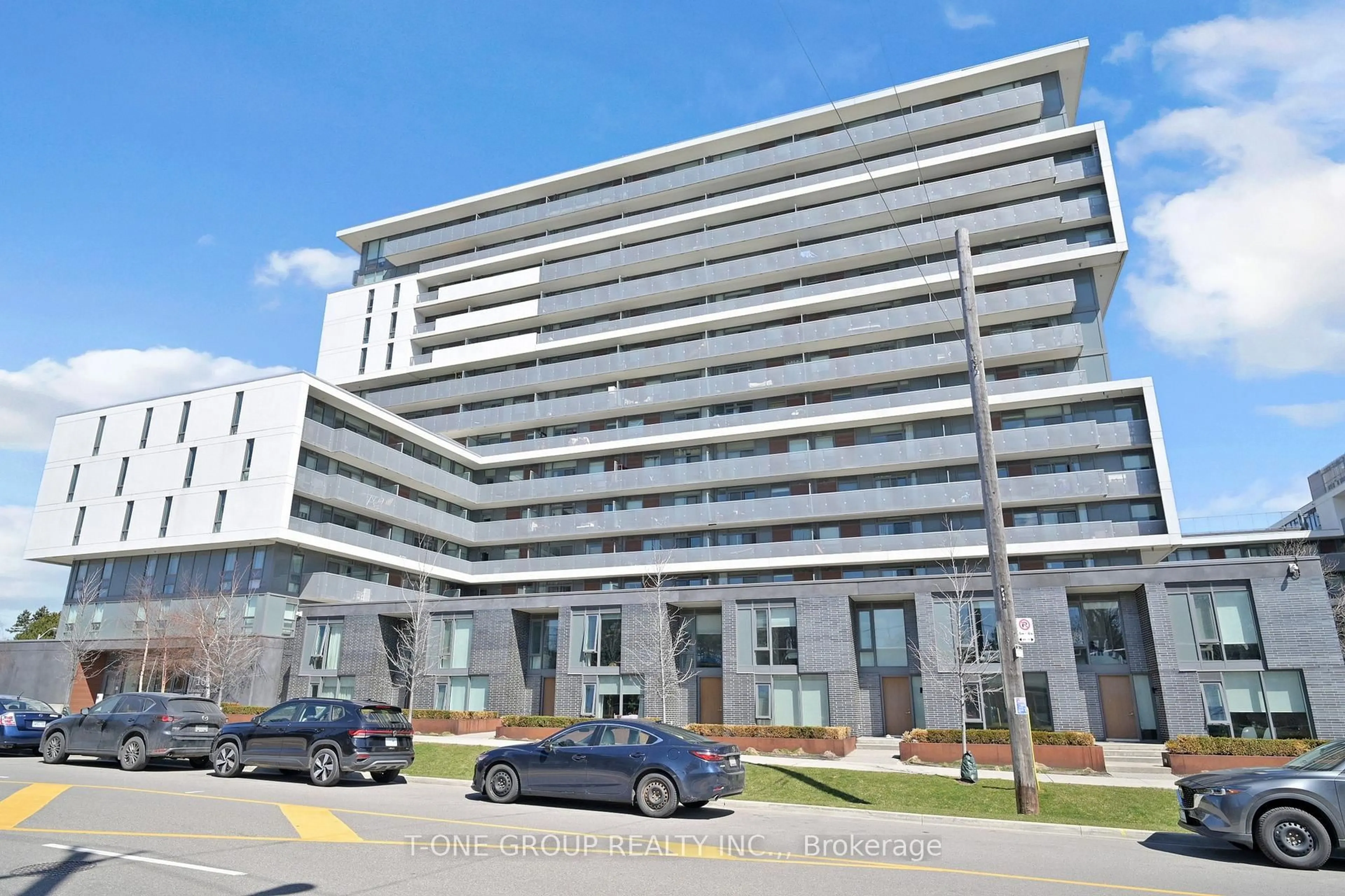 Indoor foyer for 160 Flemington Rd #313, Toronto Ontario M6A 1N6