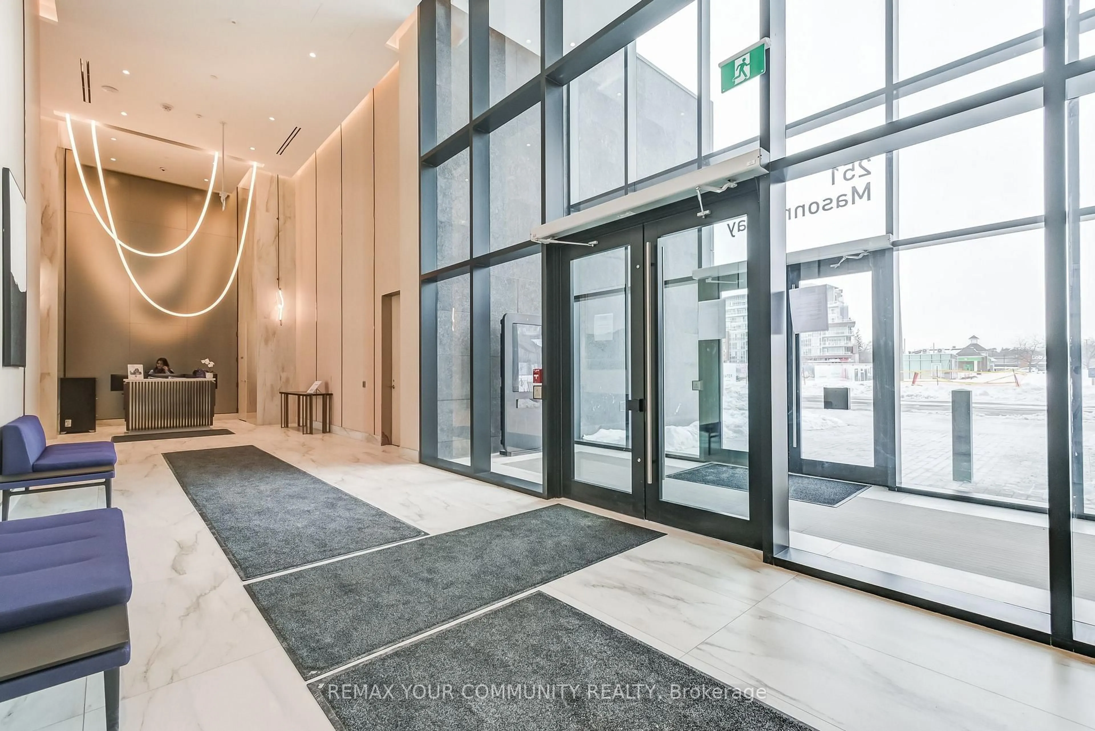 Indoor foyer for 251 Masonry Way #612, Mississauga Ontario L5H 0B3