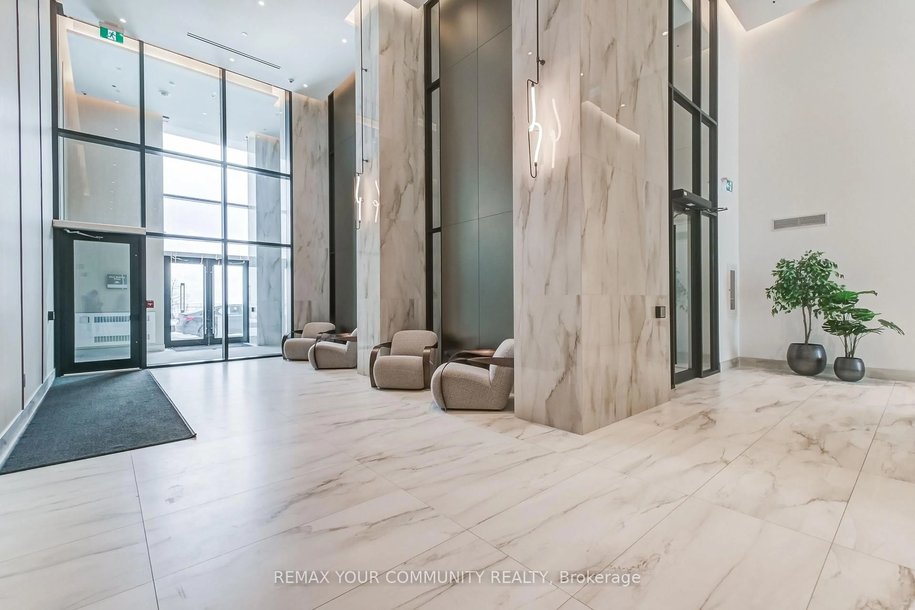 Indoor foyer for 251 Masonry Way #612, Mississauga Ontario L5H 0B3