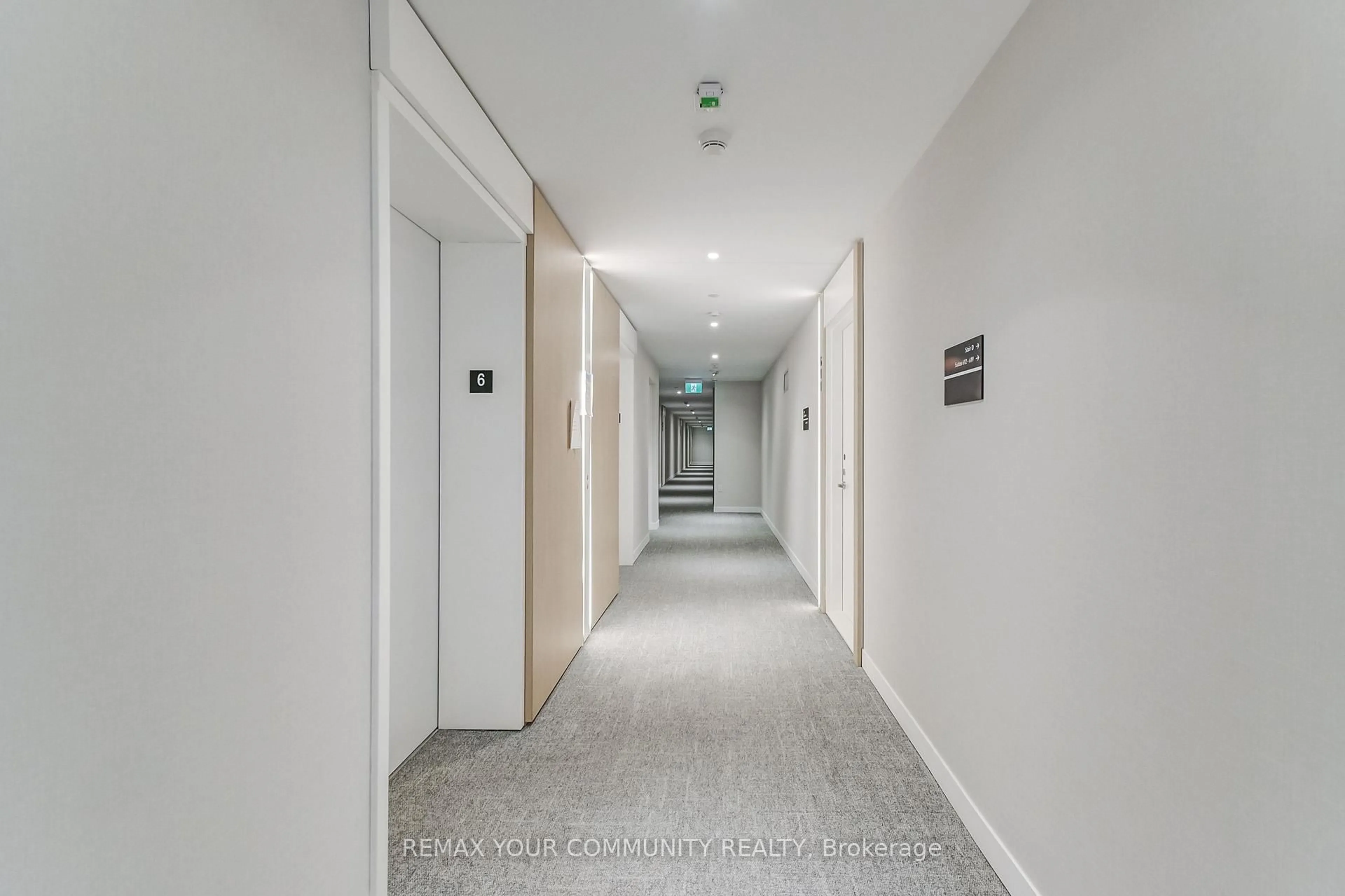Indoor foyer for 251 Masonry Way #612, Mississauga Ontario L5H 0B3