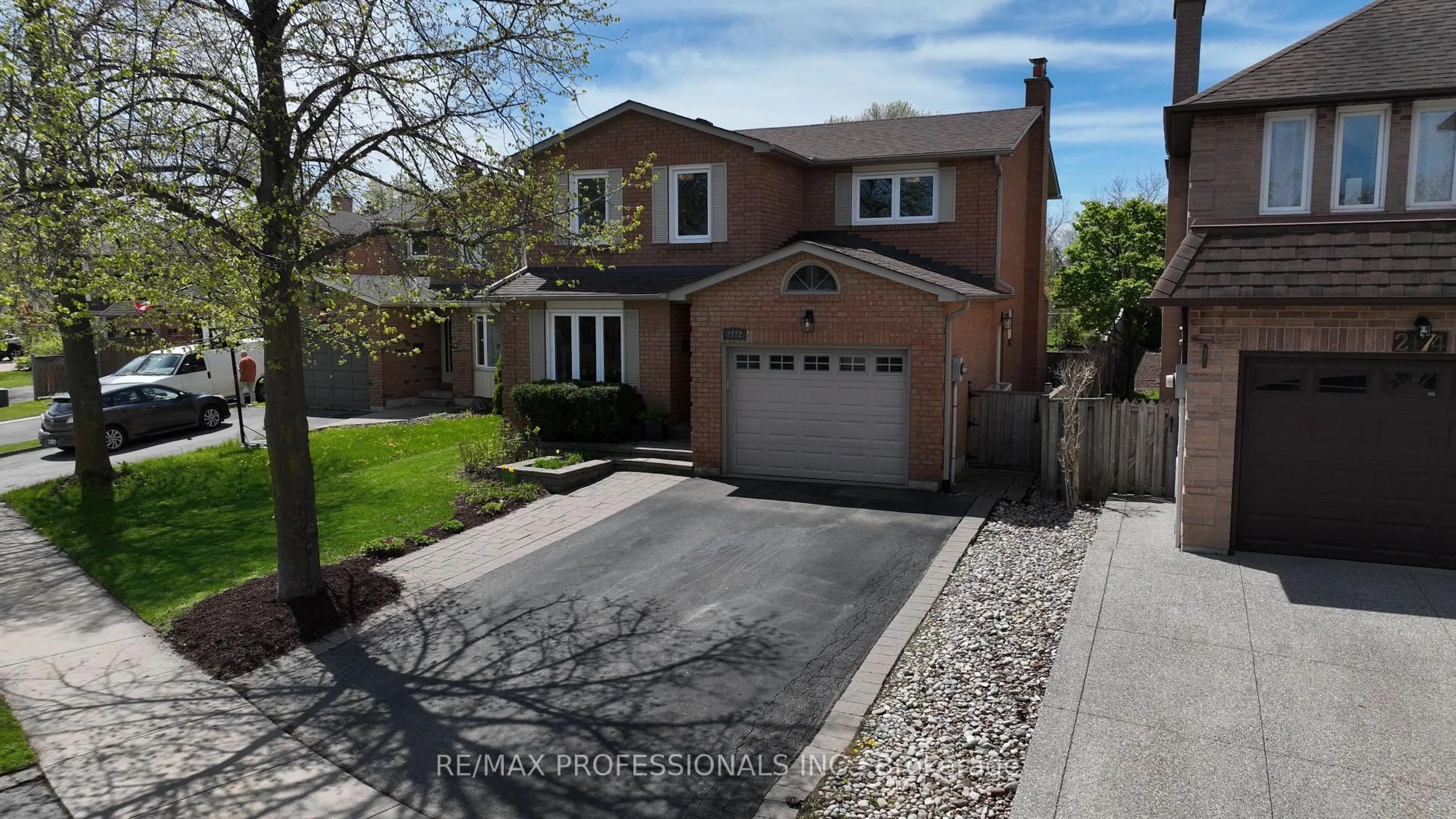 Home with brick exterior material, street for 2172 Margot St, Oakville Ontario L6H 3M1