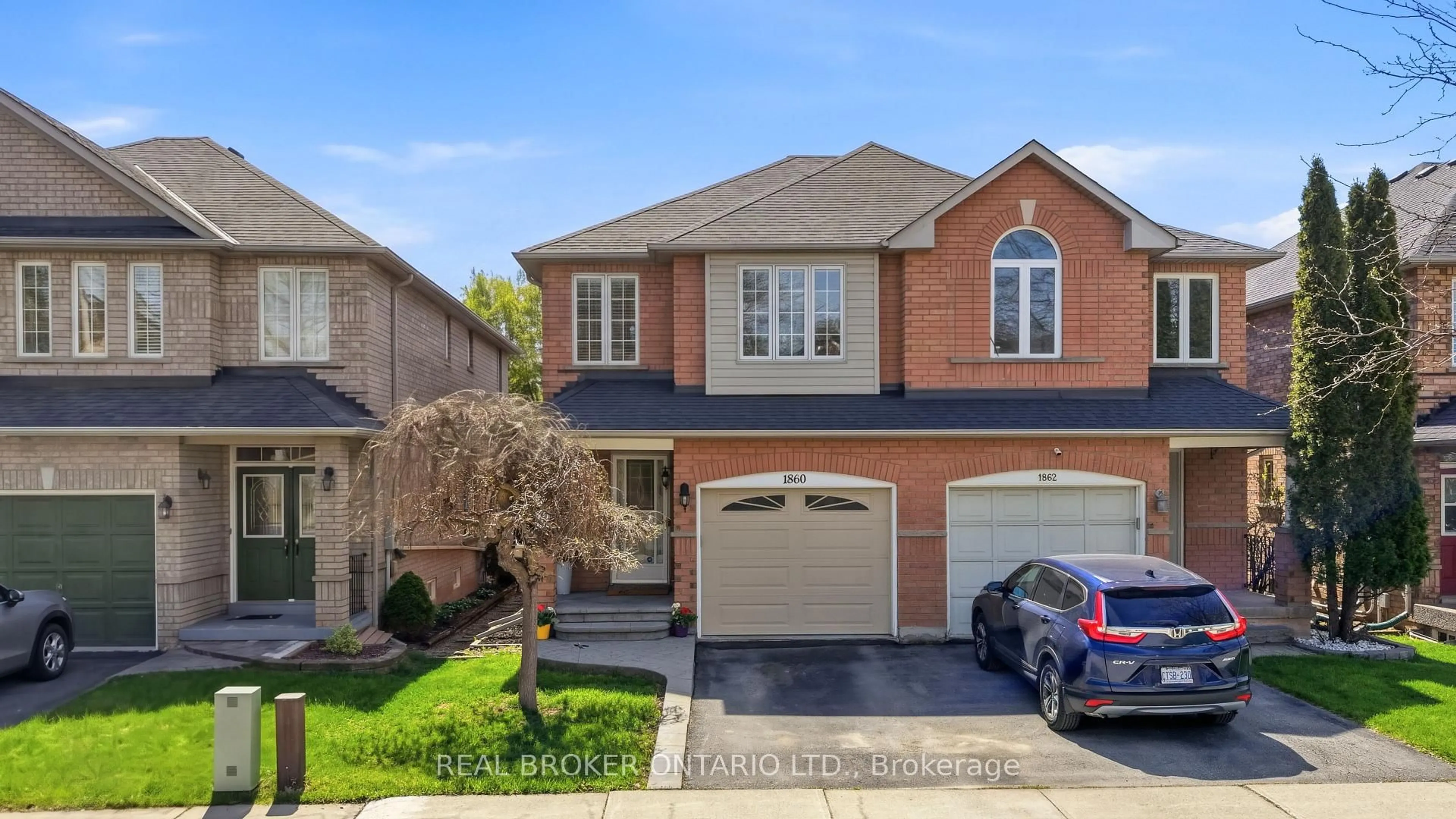 Home with brick exterior material, street for 1860 Creek Way, Burlington Ontario L7L 6P9