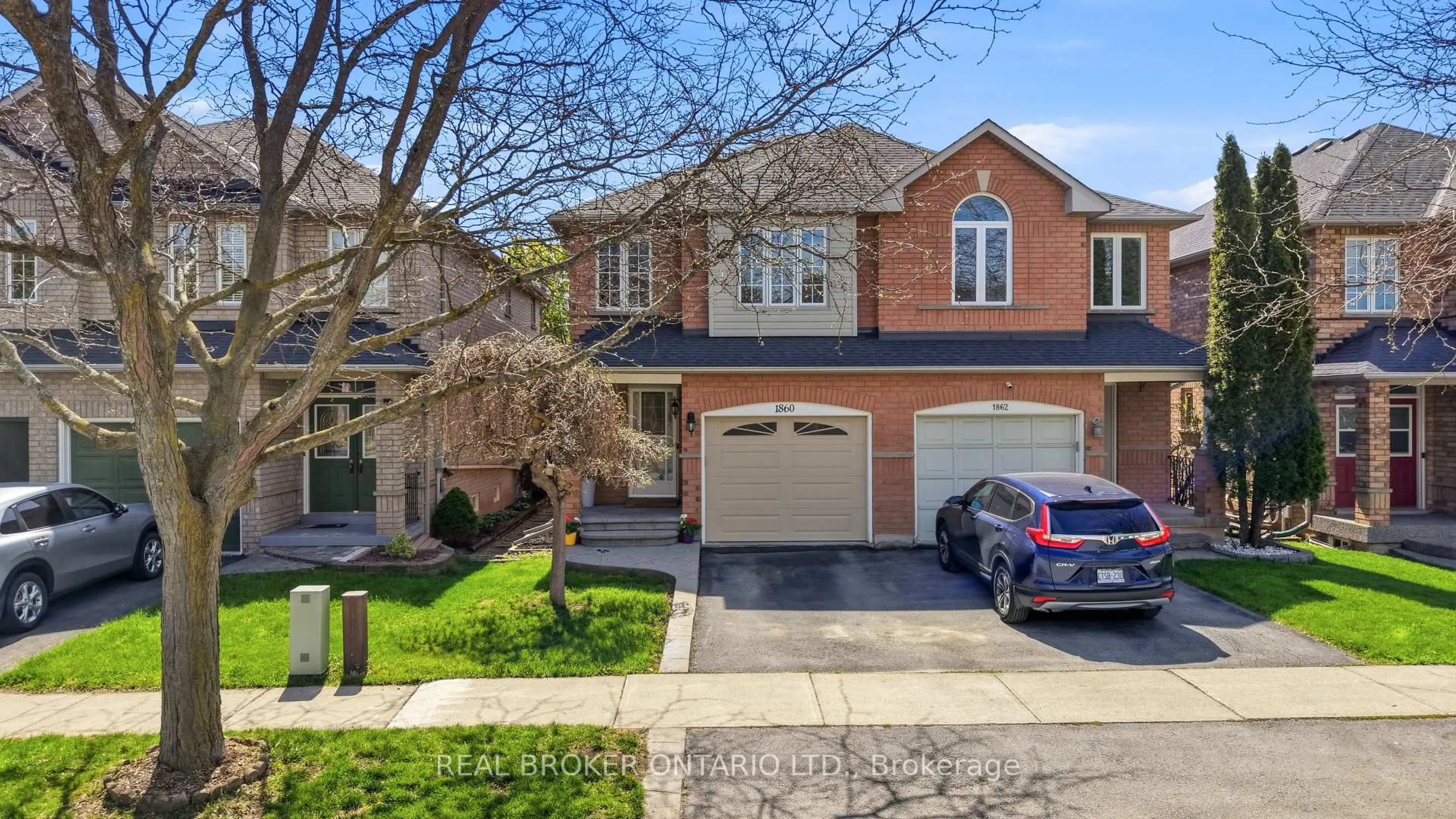 Home with brick exterior material, street for 1860 Creek Way, Burlington Ontario L7L 6P9