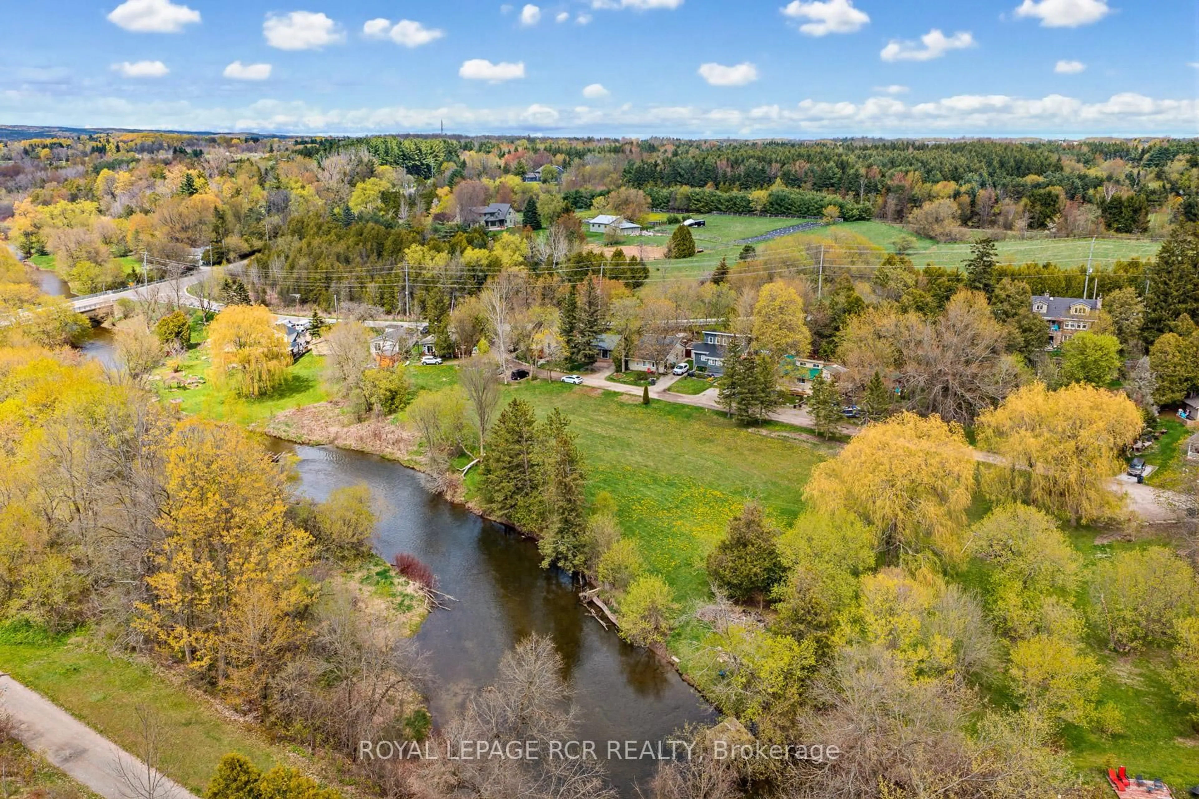 A pic from outside/outdoor area/front of a property/back of a property/a pic from drone, water/lake/river/ocean view for 13 Old Pavilion Rd, Caledon Ontario L7C 3J8